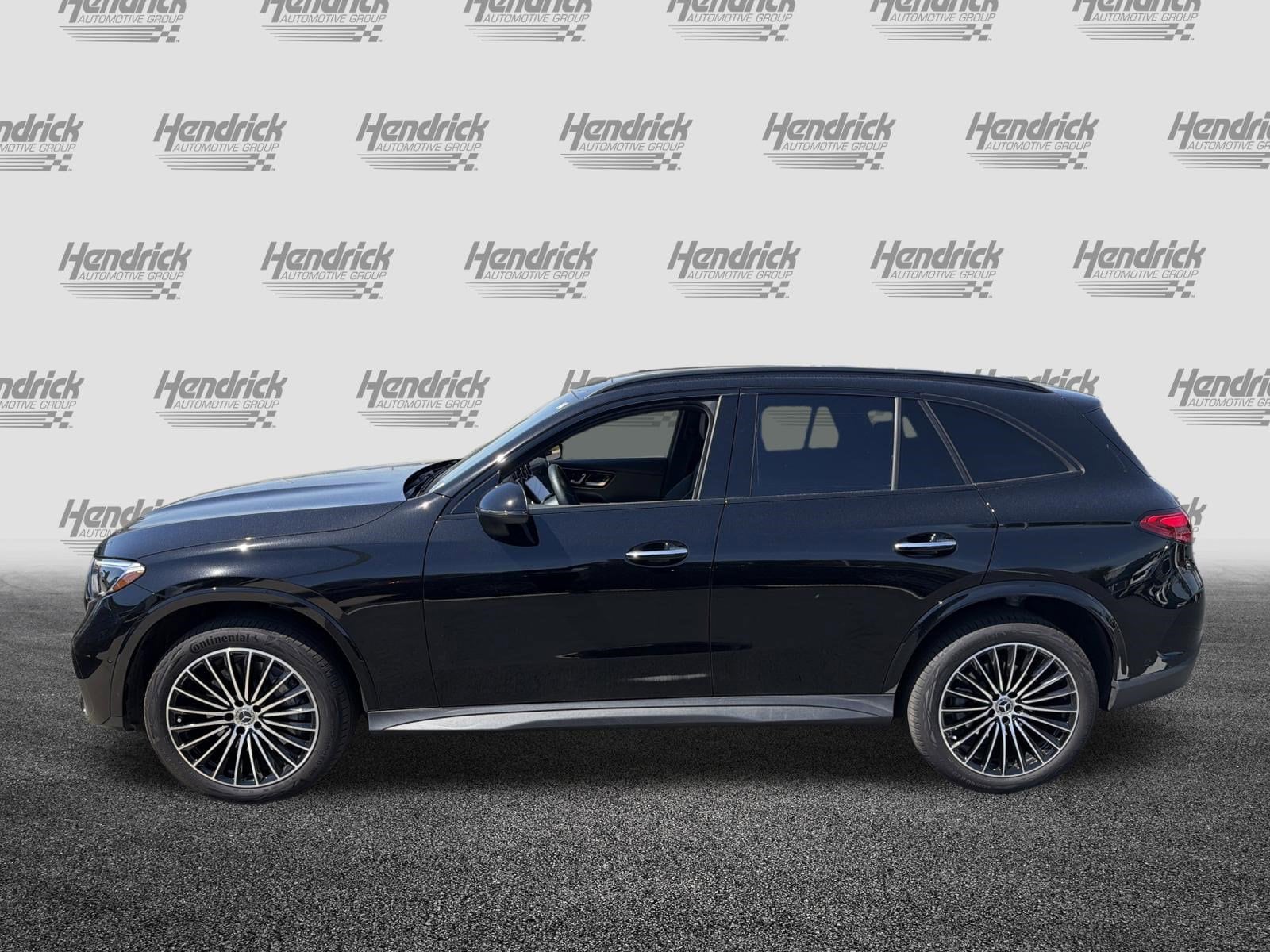 2026 Mercedes-Benz GLC 300 photo 3