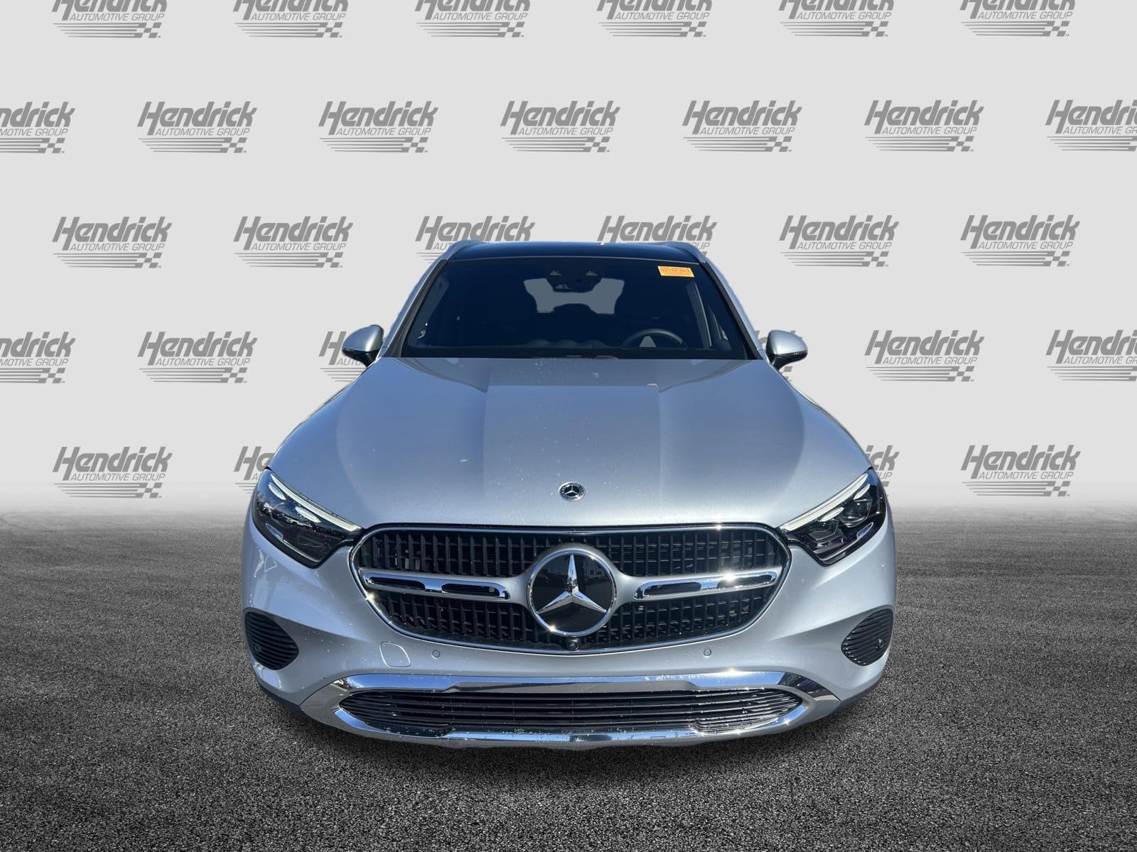 2023 Mercedes-Benz GLC 300 photo 2