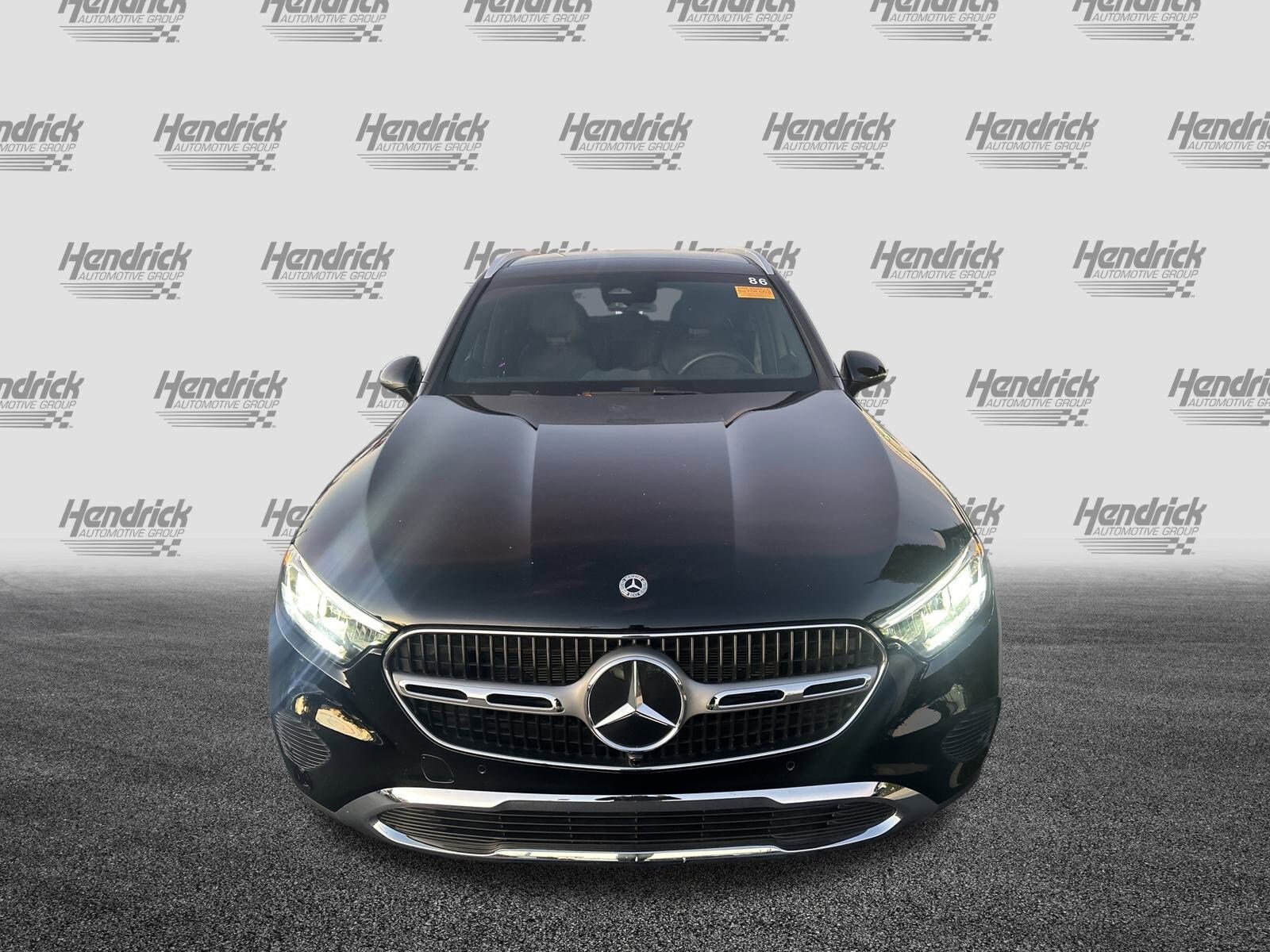 2025 Mercedes Benz GLC 300 photo 3