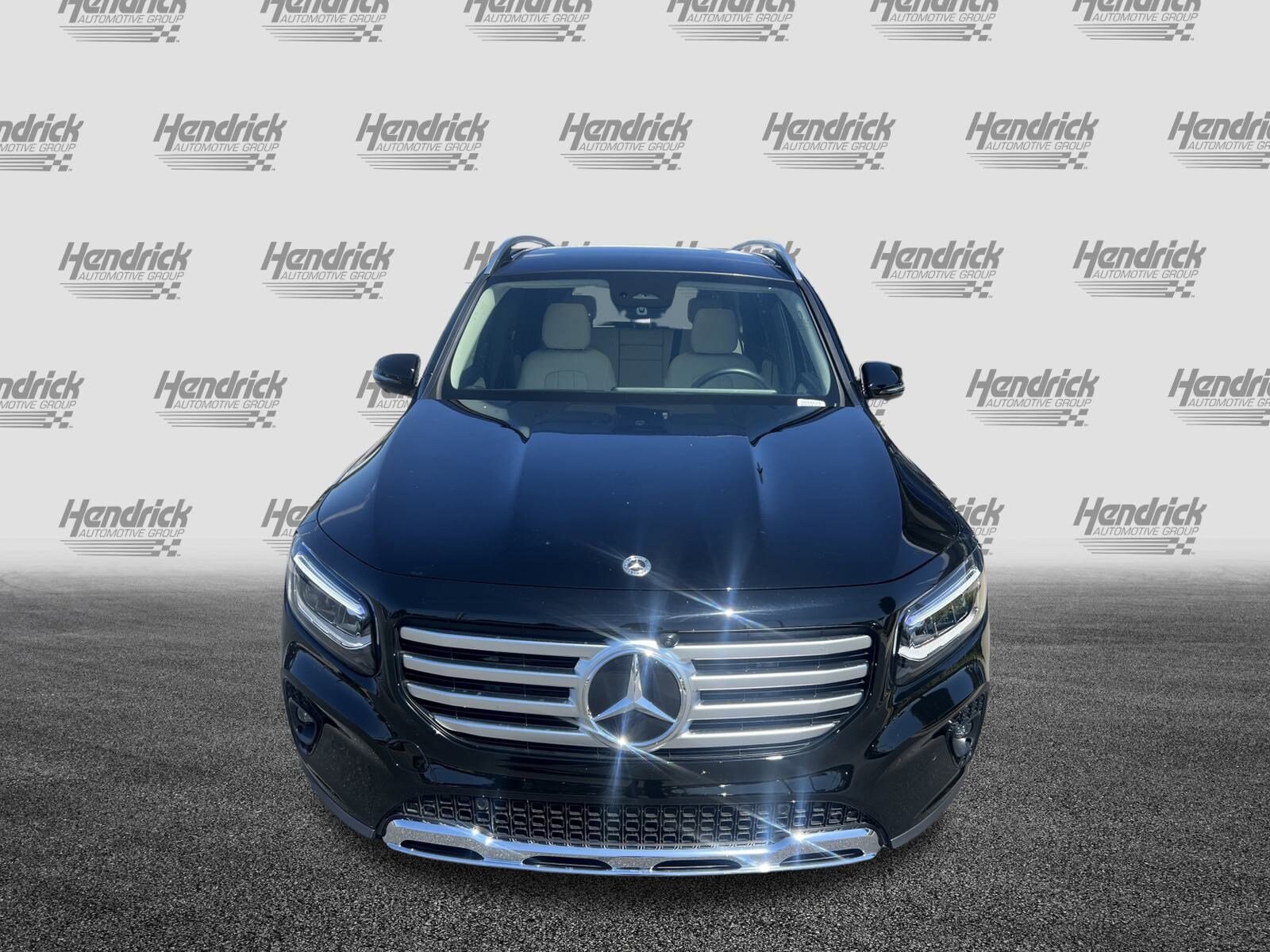 2025 Mercedes Benz GLB 250 photo 2