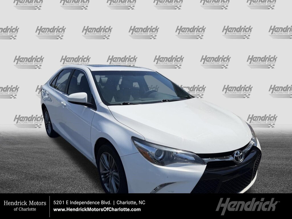 Used 2017 Toyota Camry SE Sedan