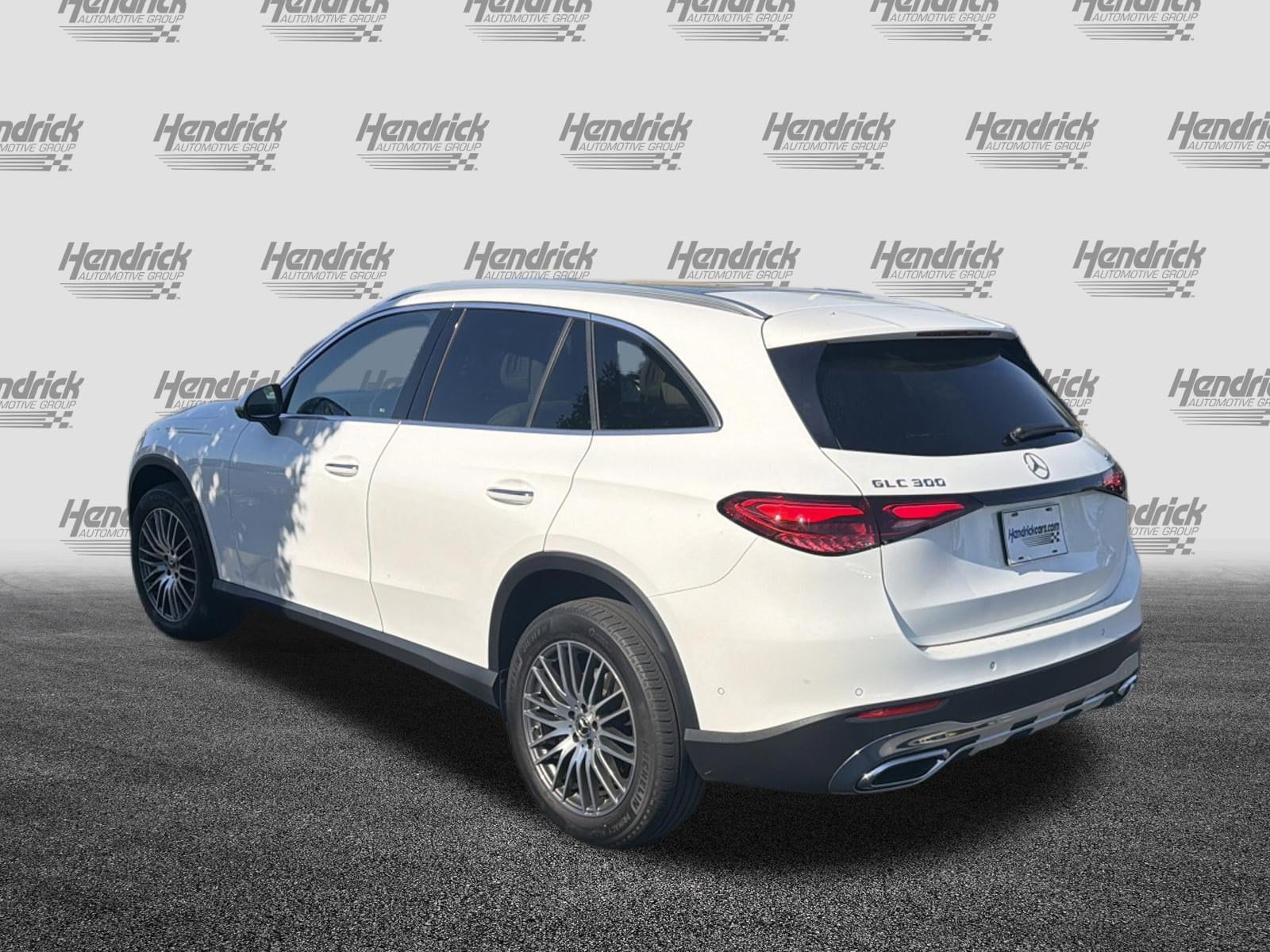 2023 Mercedes-Benz GLC 300 photo 3