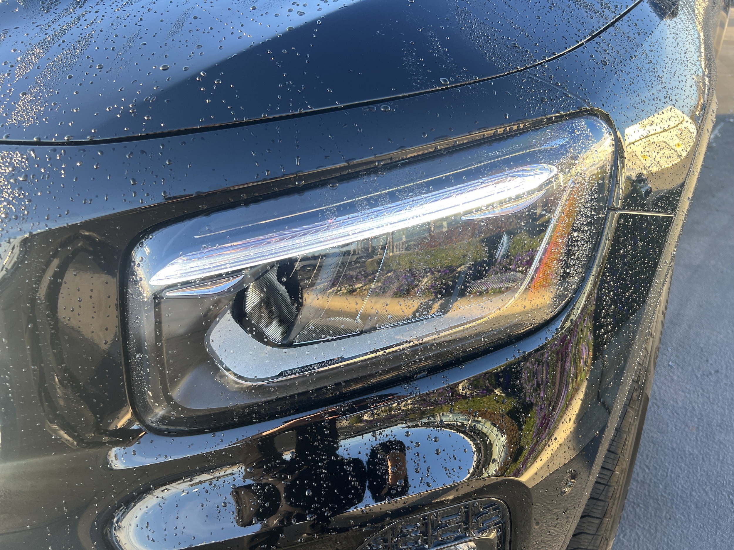 2025 Mercedes-Benz GLB 250 photo 5