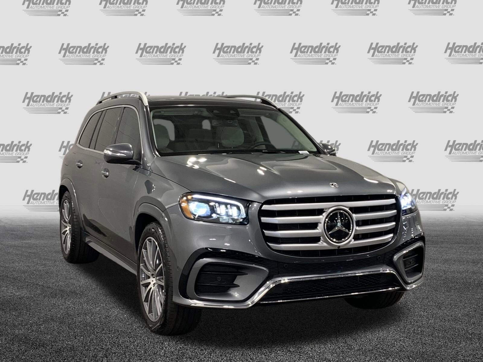 2026 Mercedes Benz GLS 450 4MATIC photo 2