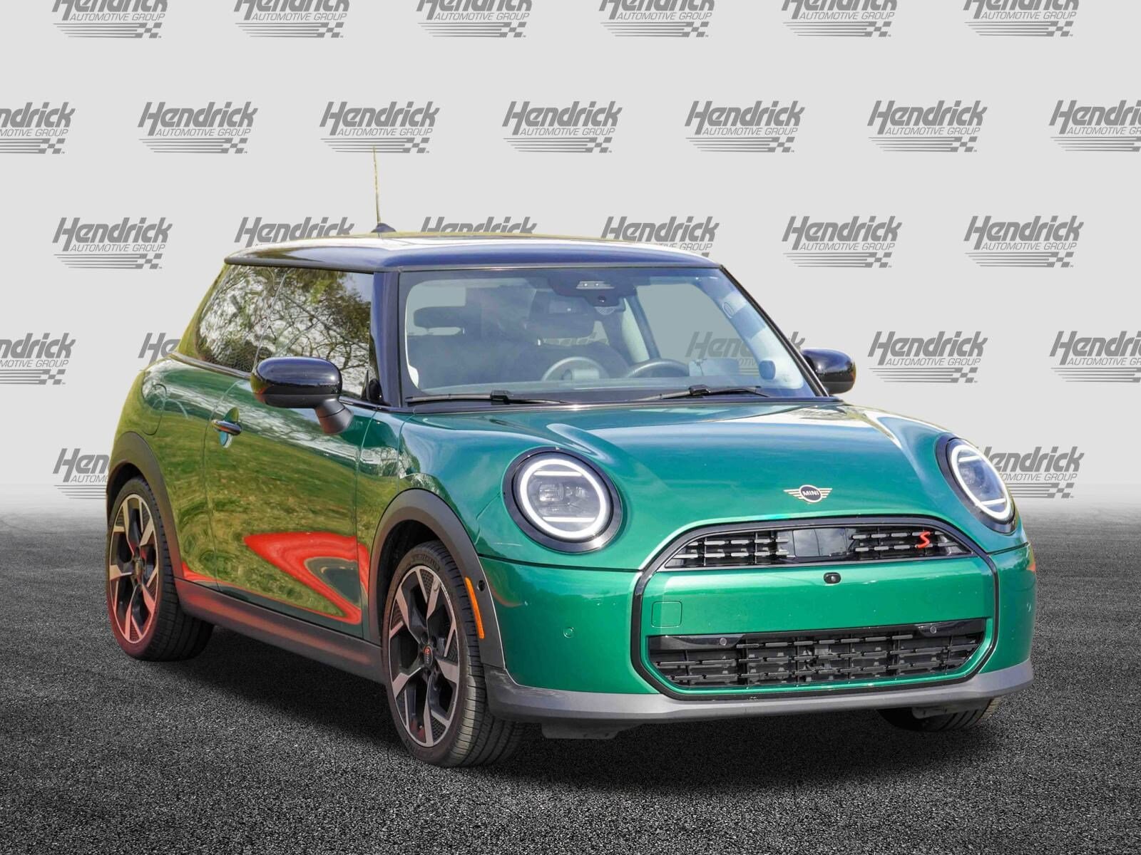 2025 Mini Cooper 2 Door Hardtop S photo 2