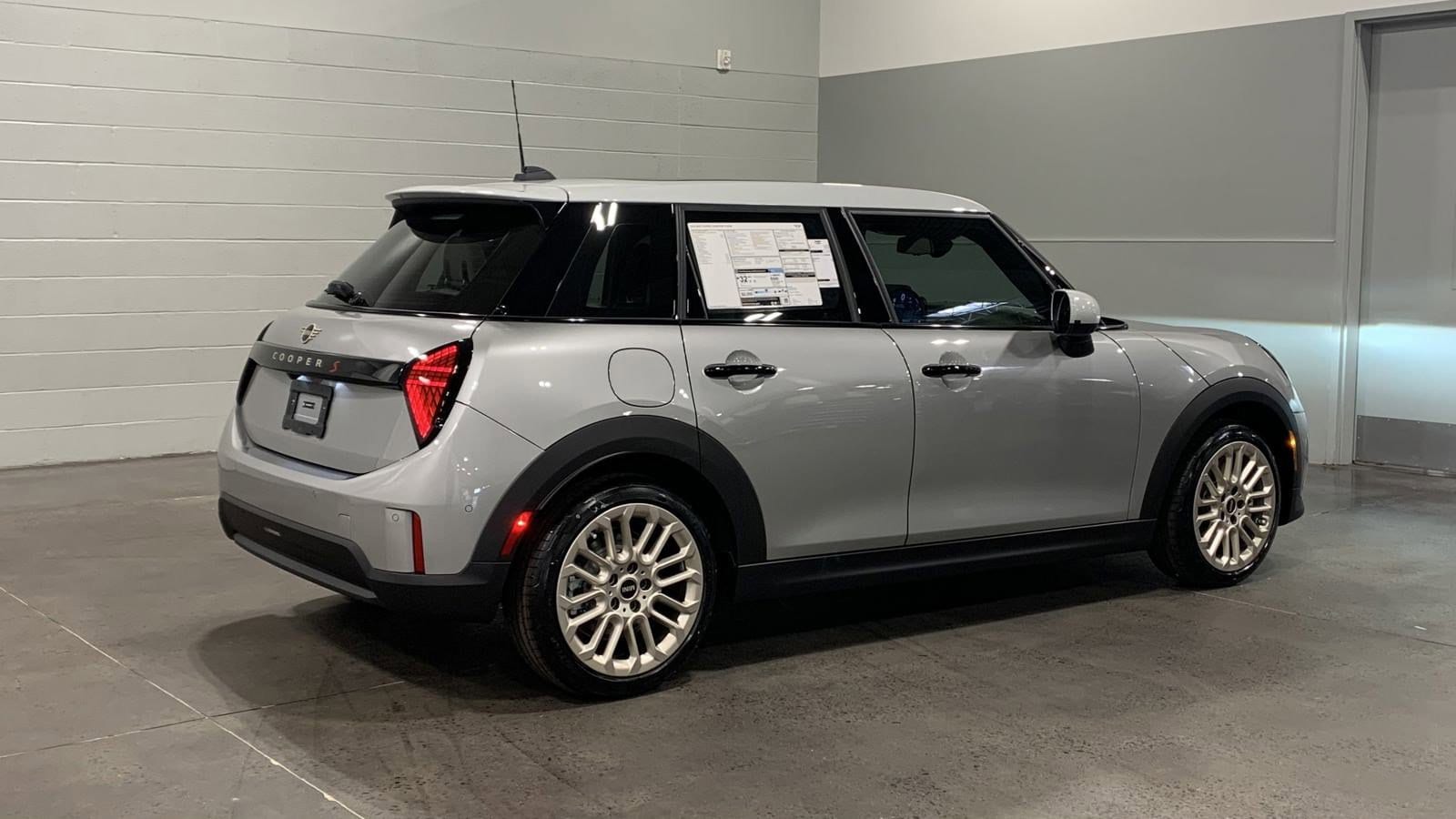 2025 MINI Hardtop 4 Door Cooper S photo 6