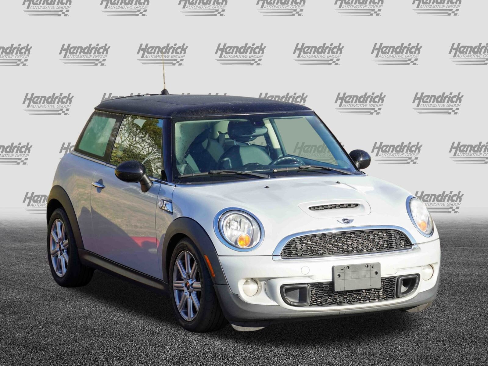 2013 Mini Cooper Hardtop S photo 2