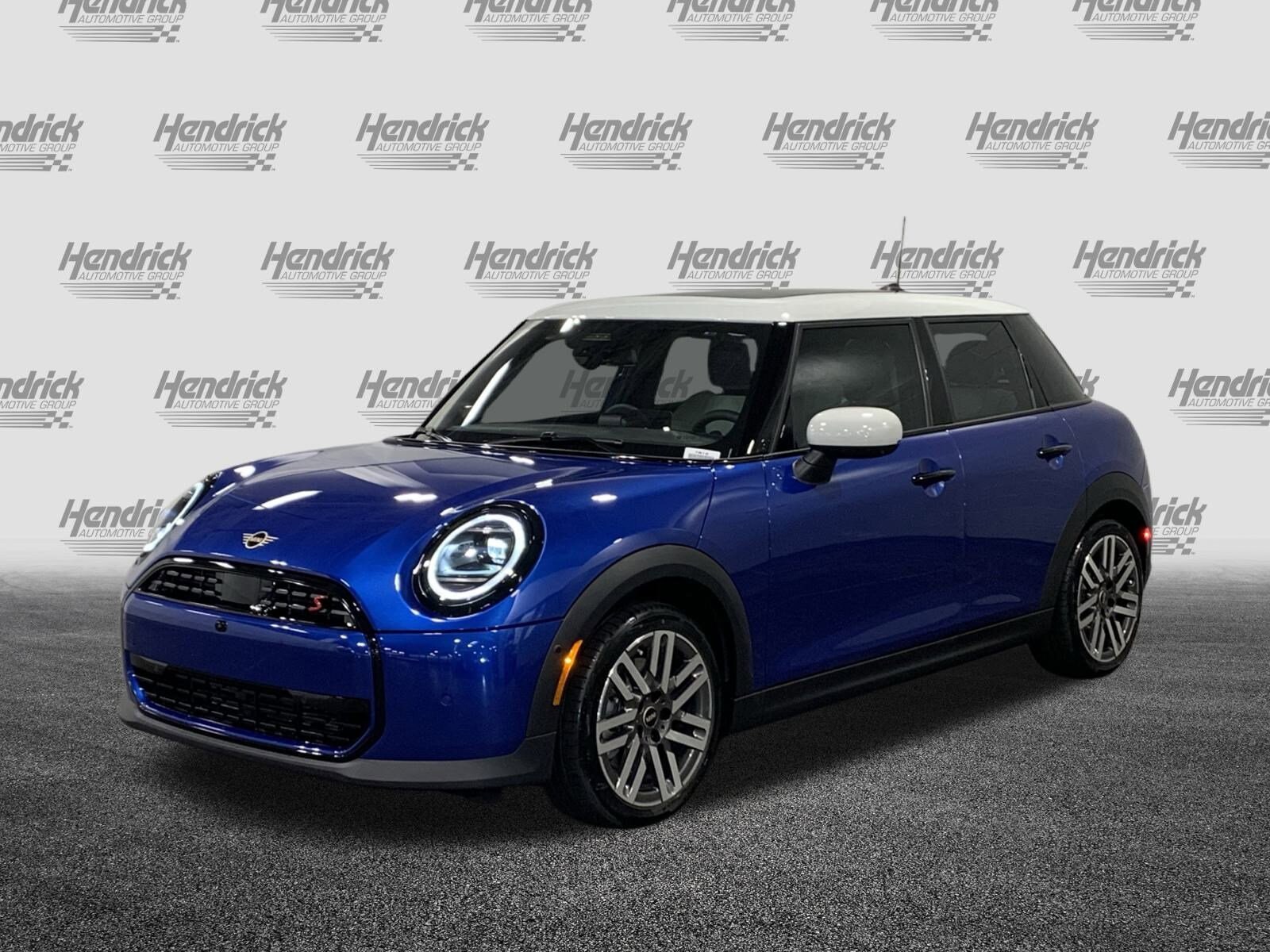 2026 Mini Cooper S Iconic photo 3