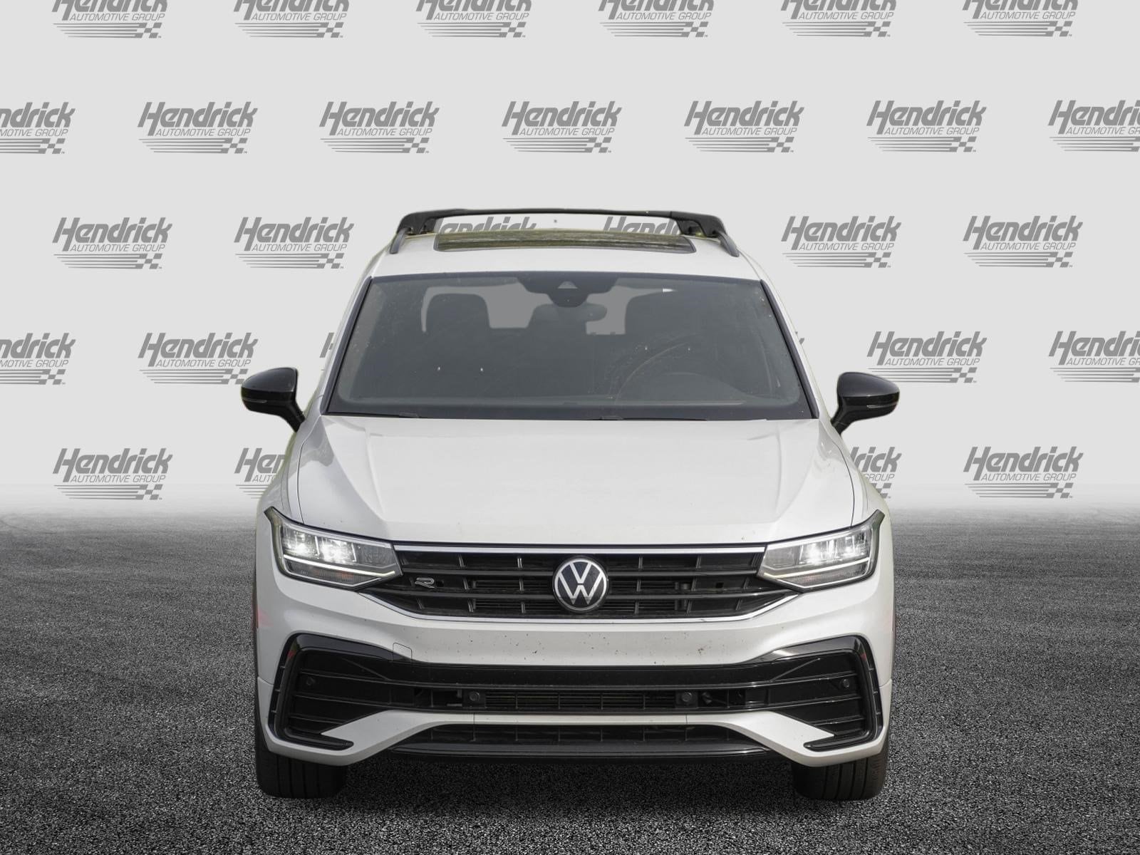 2023 Volkswagen Tiguan 2.0T SE R-Line Black photo 2