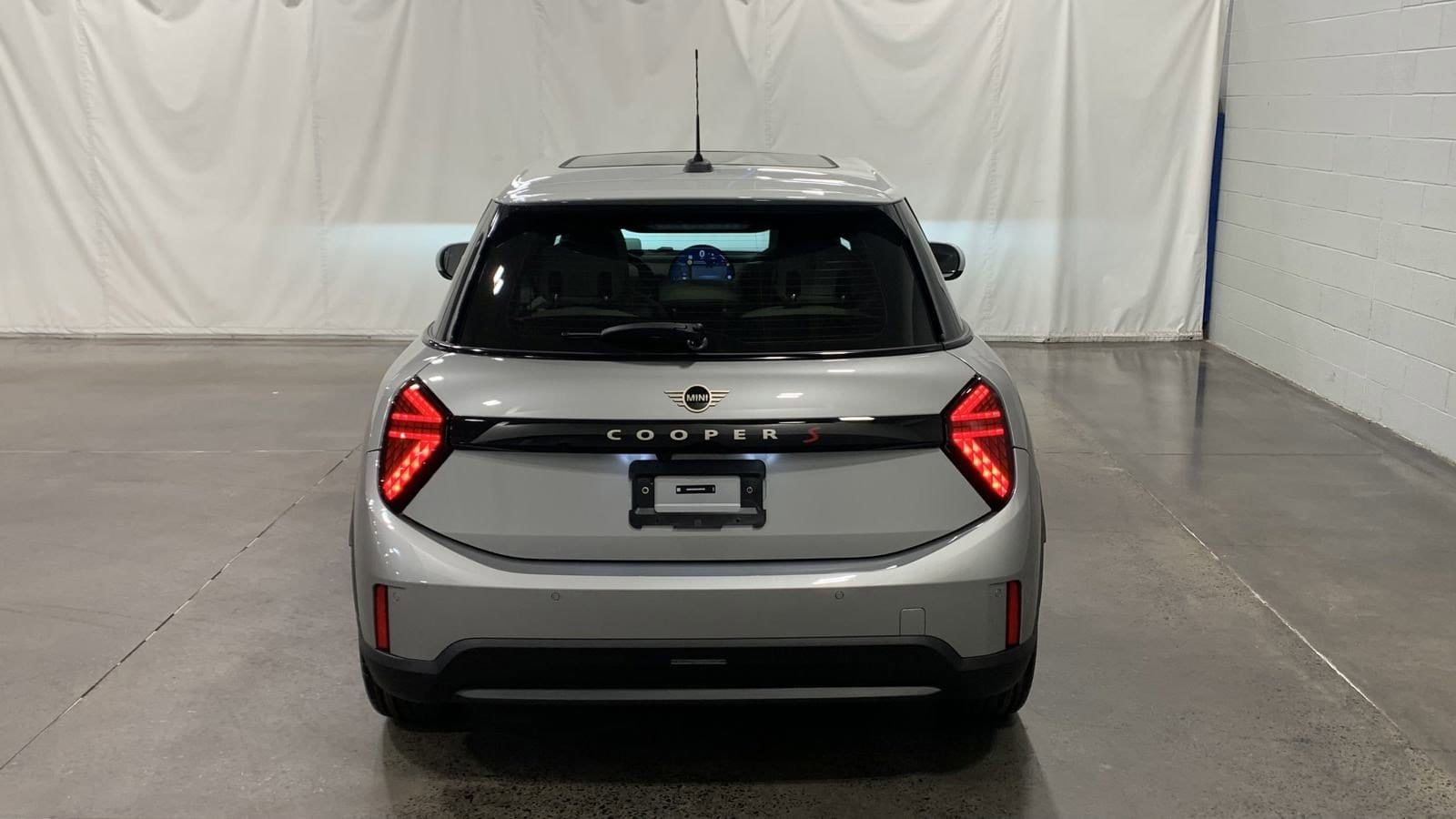 2025 MINI Hardtop 4 Door Cooper S photo 5