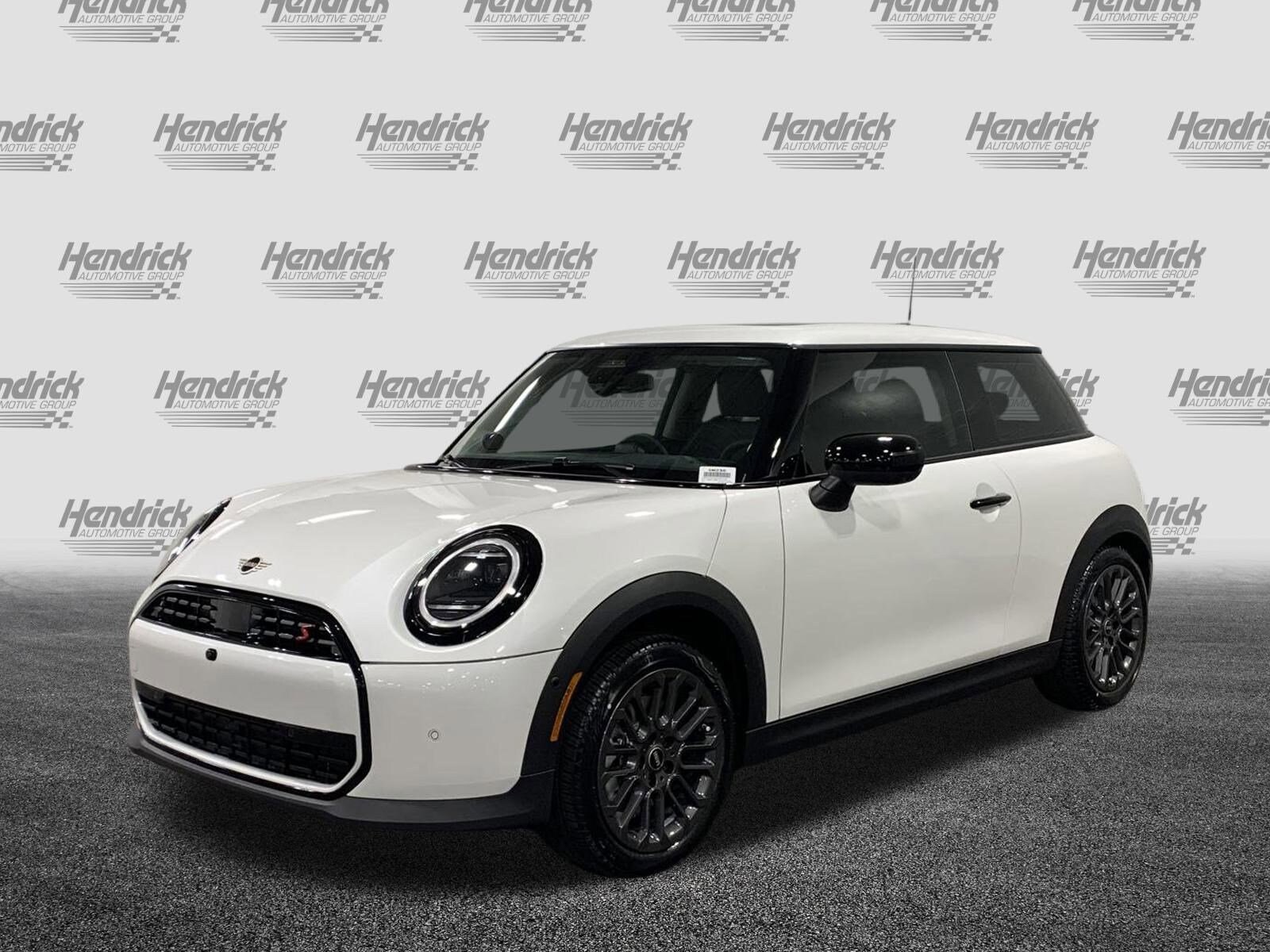 2025 Mini Cooper 2 Door Hardtop Signature photo 3