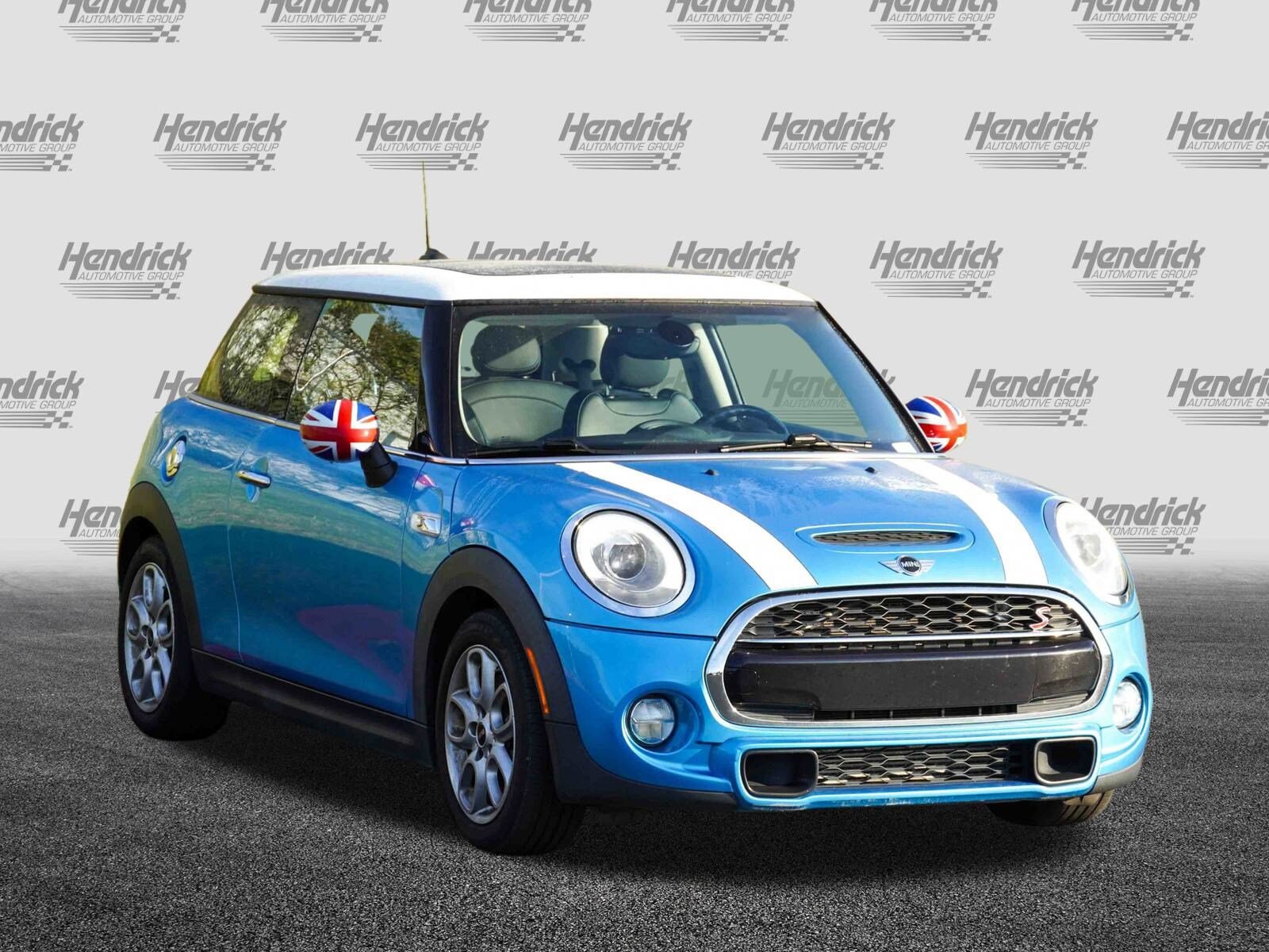 2018 Mini Cooper 2 Door Hardtop S photo 2