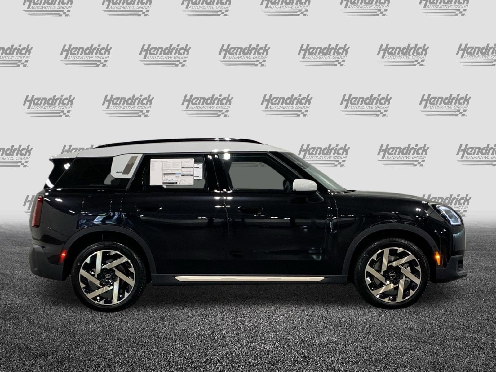 2025 MINI Countryman S photo 3