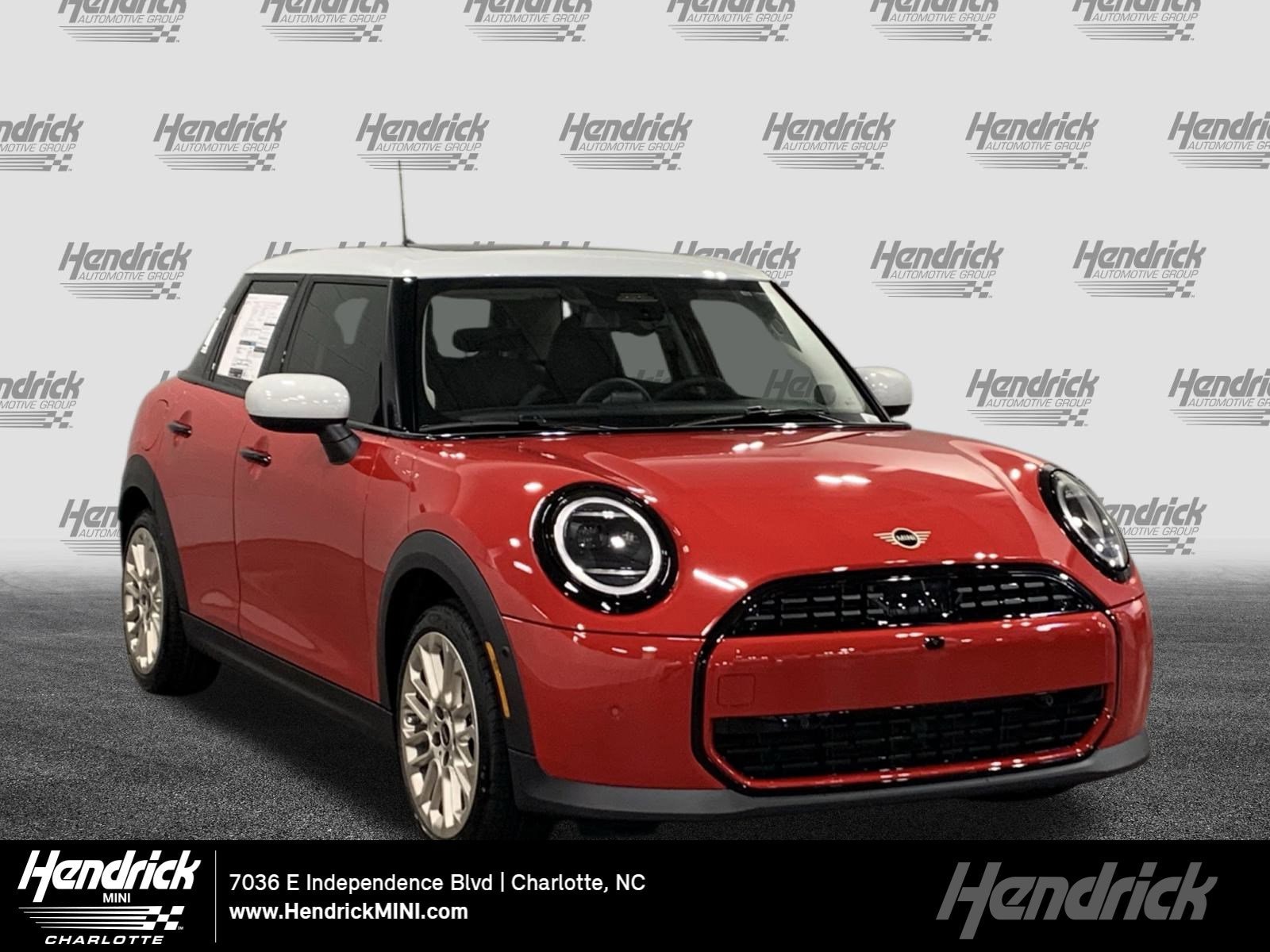 2026 MINI 4 Door Iconic