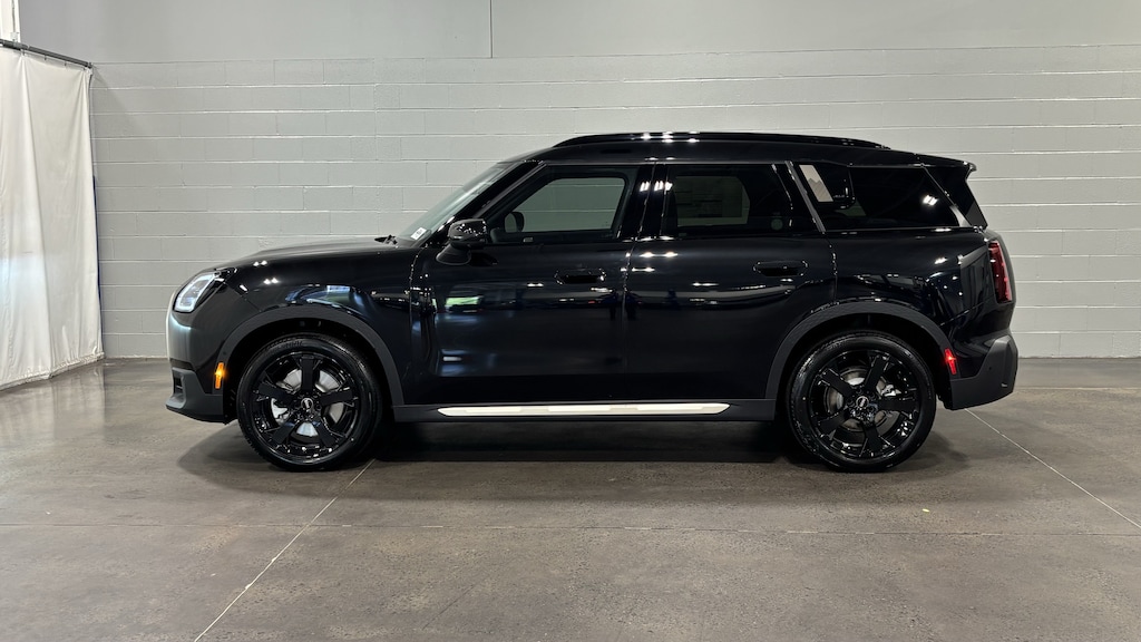 New 2027 MINI Countryman Iconic SUV