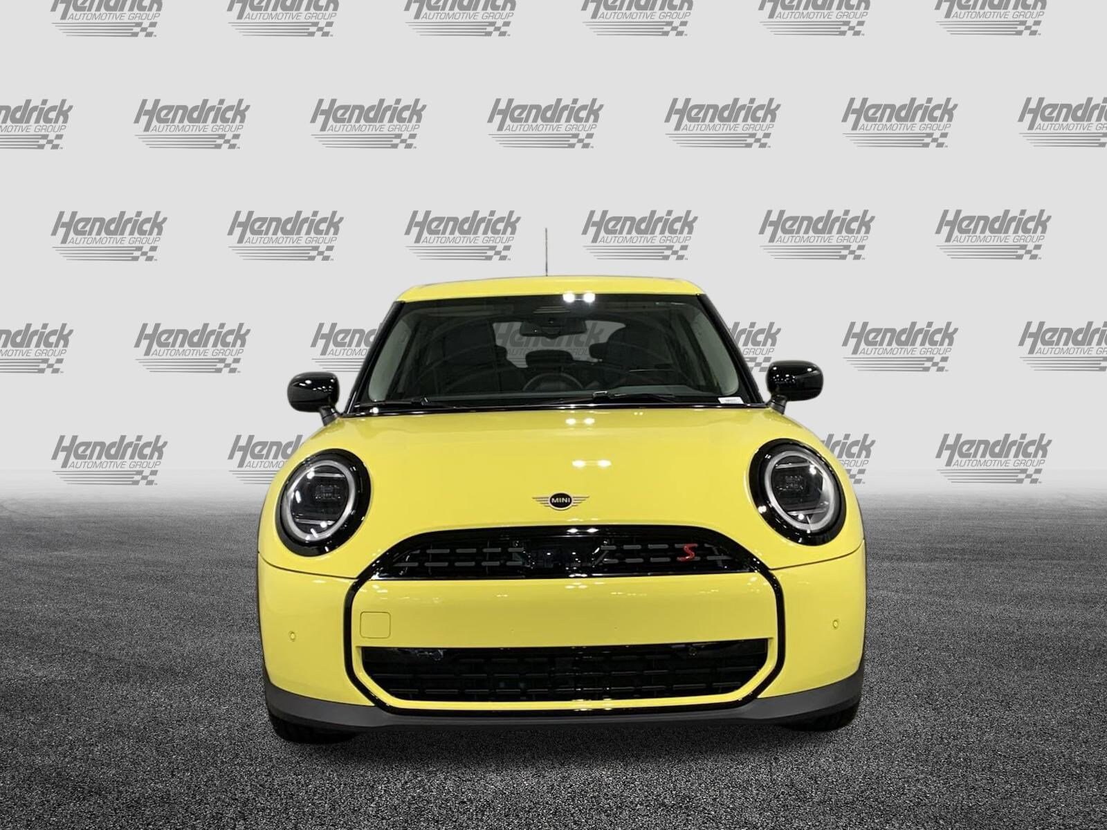 2025 Mini Cooper 4 Door Hardtop S photo 2