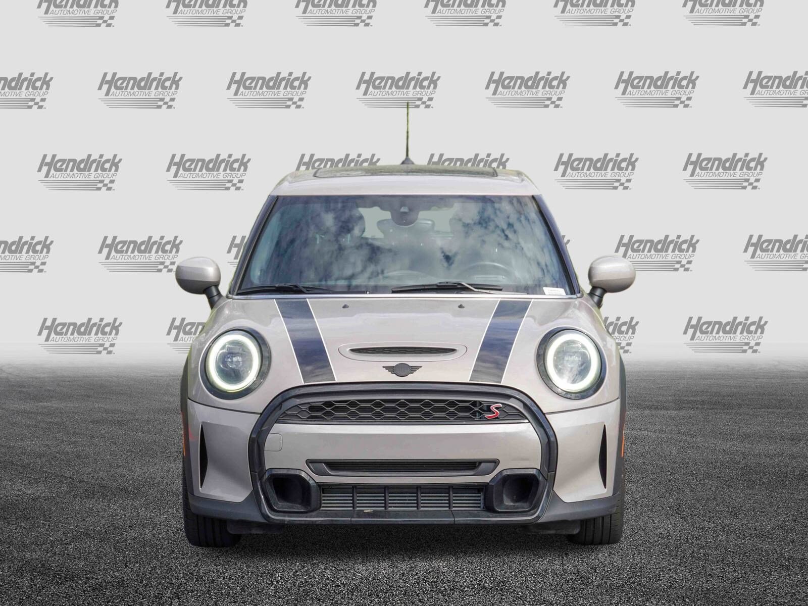 2023 Mini Cooper 4 Door Hardtop S photo 2