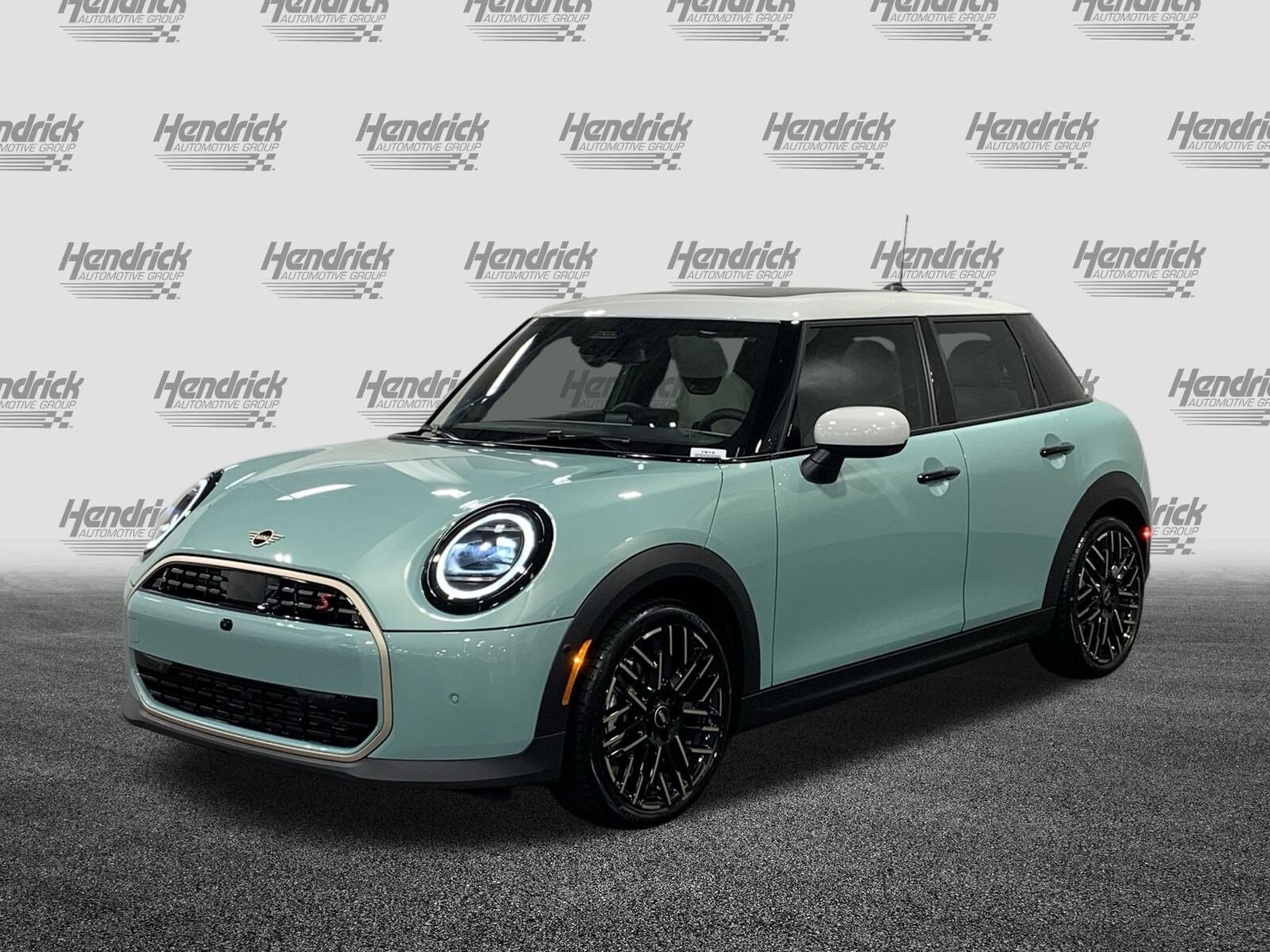 2026 Mini Cooper S Iconic photo 2