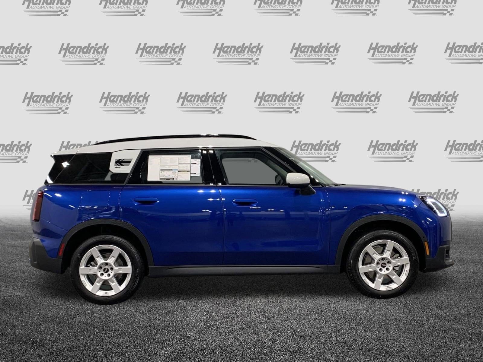 2025 MINI Countryman S photo 3