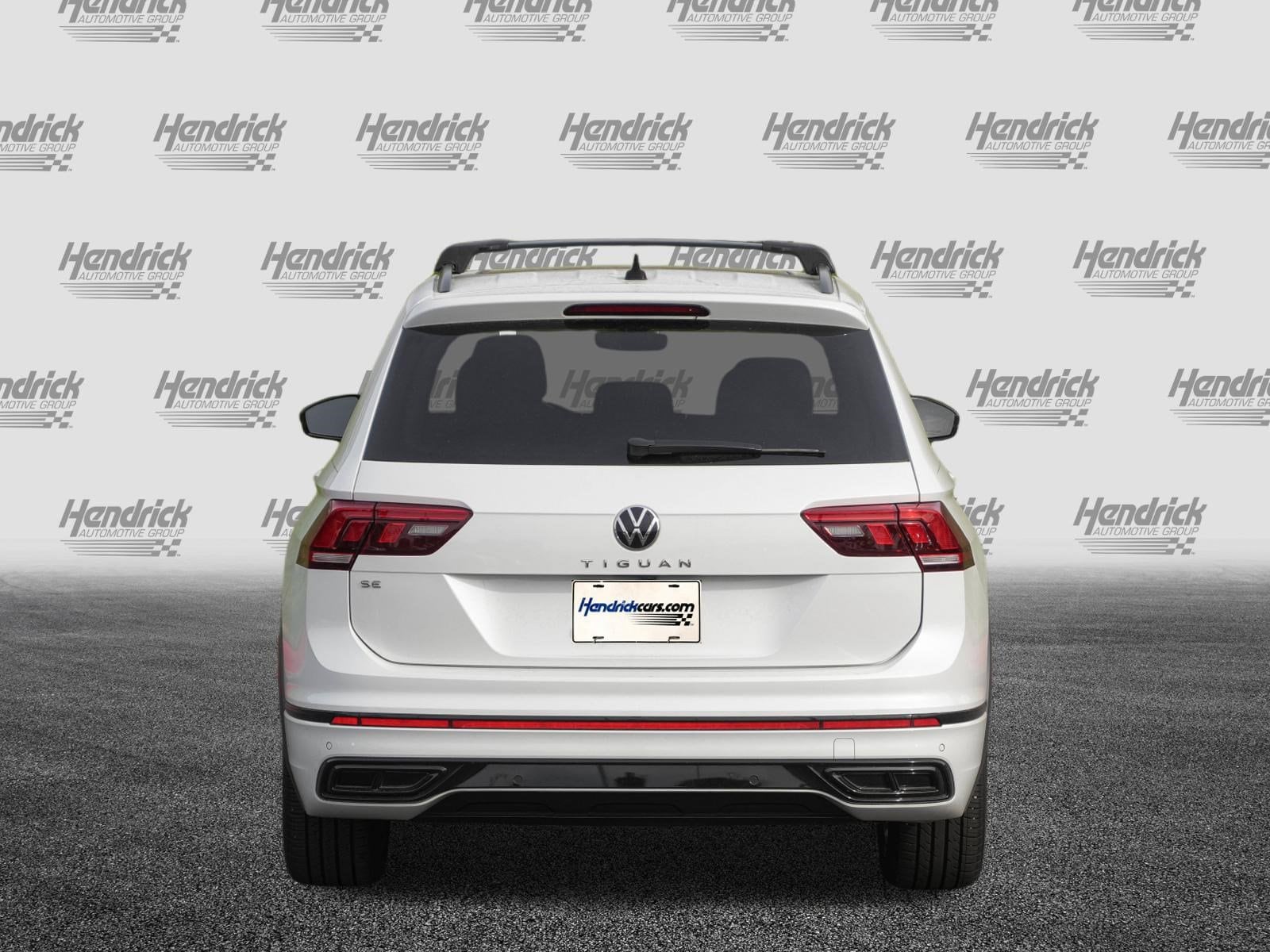 2023 Volkswagen Tiguan 2.0T SE R-Line Black photo 3