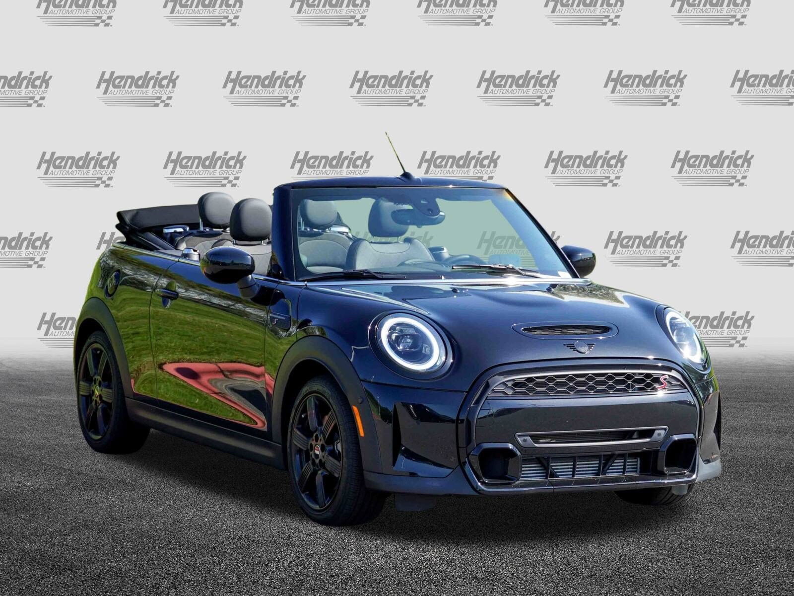 2023 Mini Cooper Convertible S photo 2