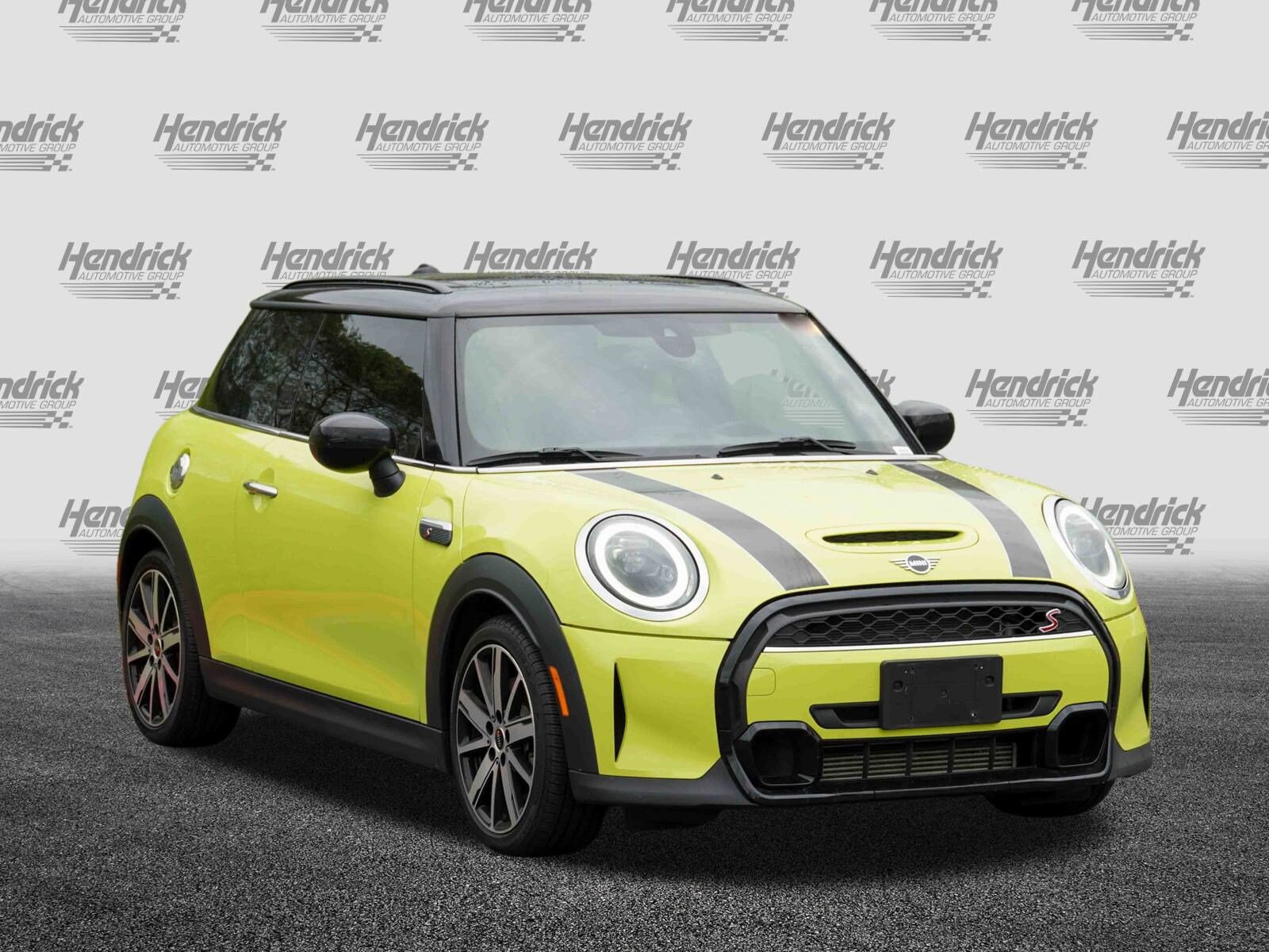 2023 Mini Cooper 2 Door Hardtop S photo 2