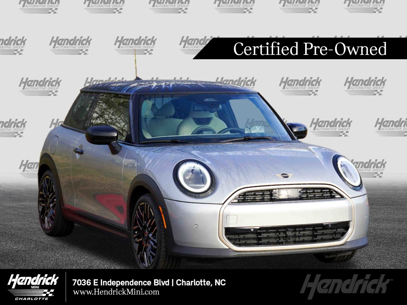 2025 MINI Hardtop 2 Door Base's photo