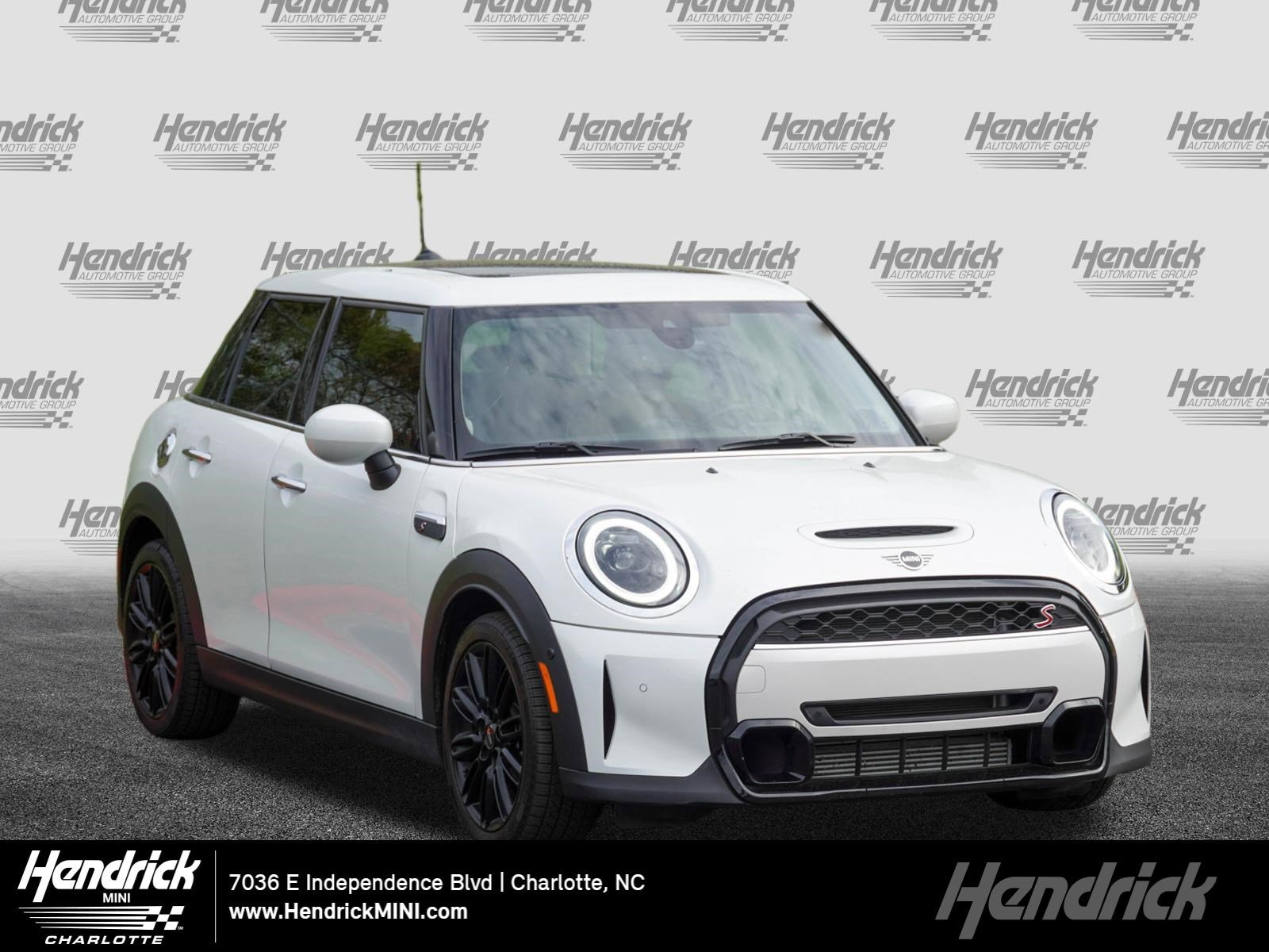 2023 MINI Hardtop Cooper S's photo