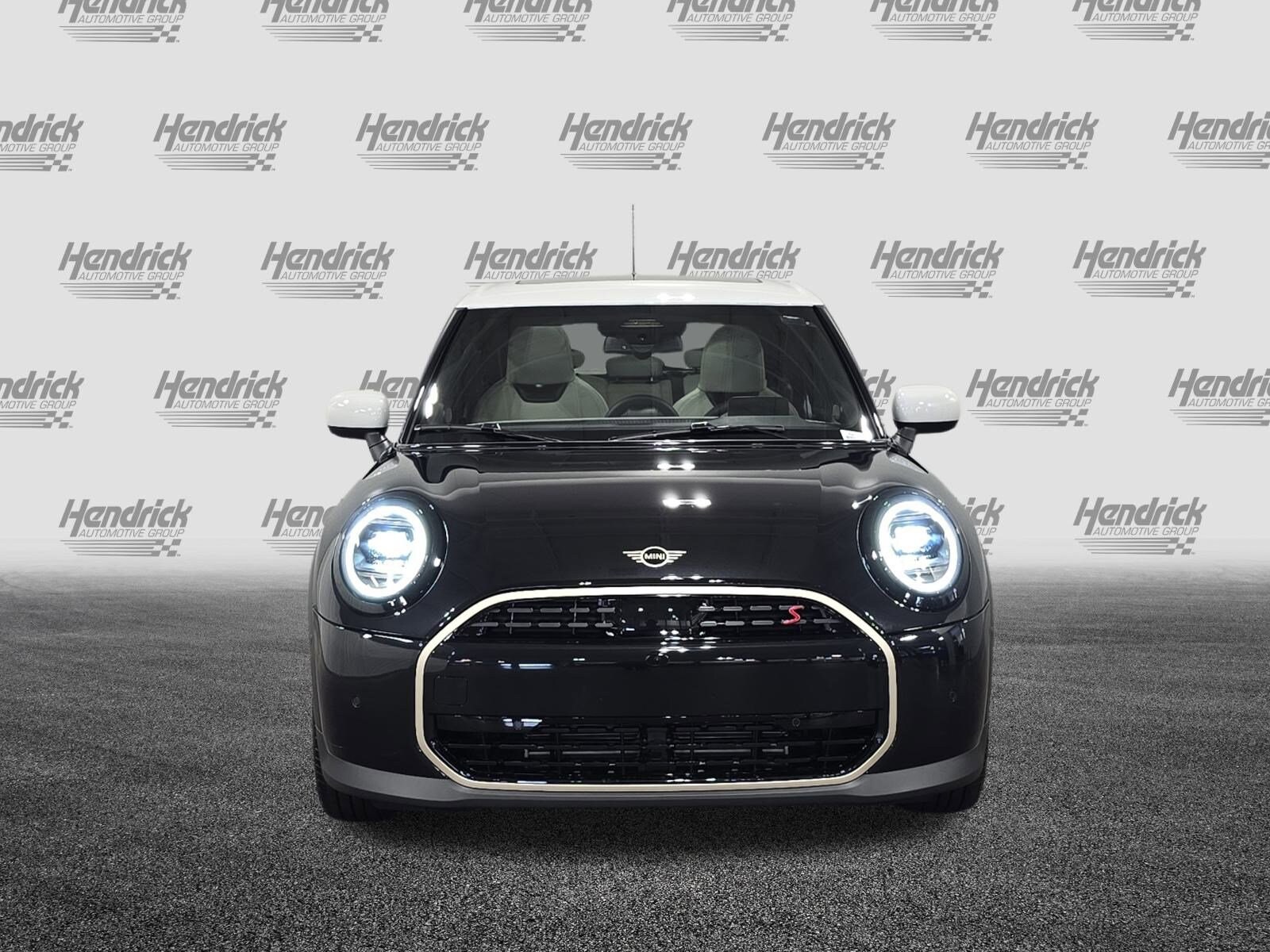 2026 Mini Cooper S Iconic photo 2