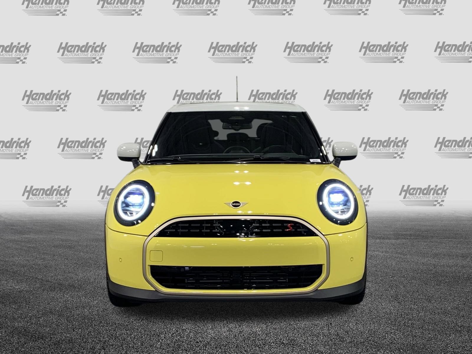 2025 Mini Cooper 4 Door Hardtop S photo 2