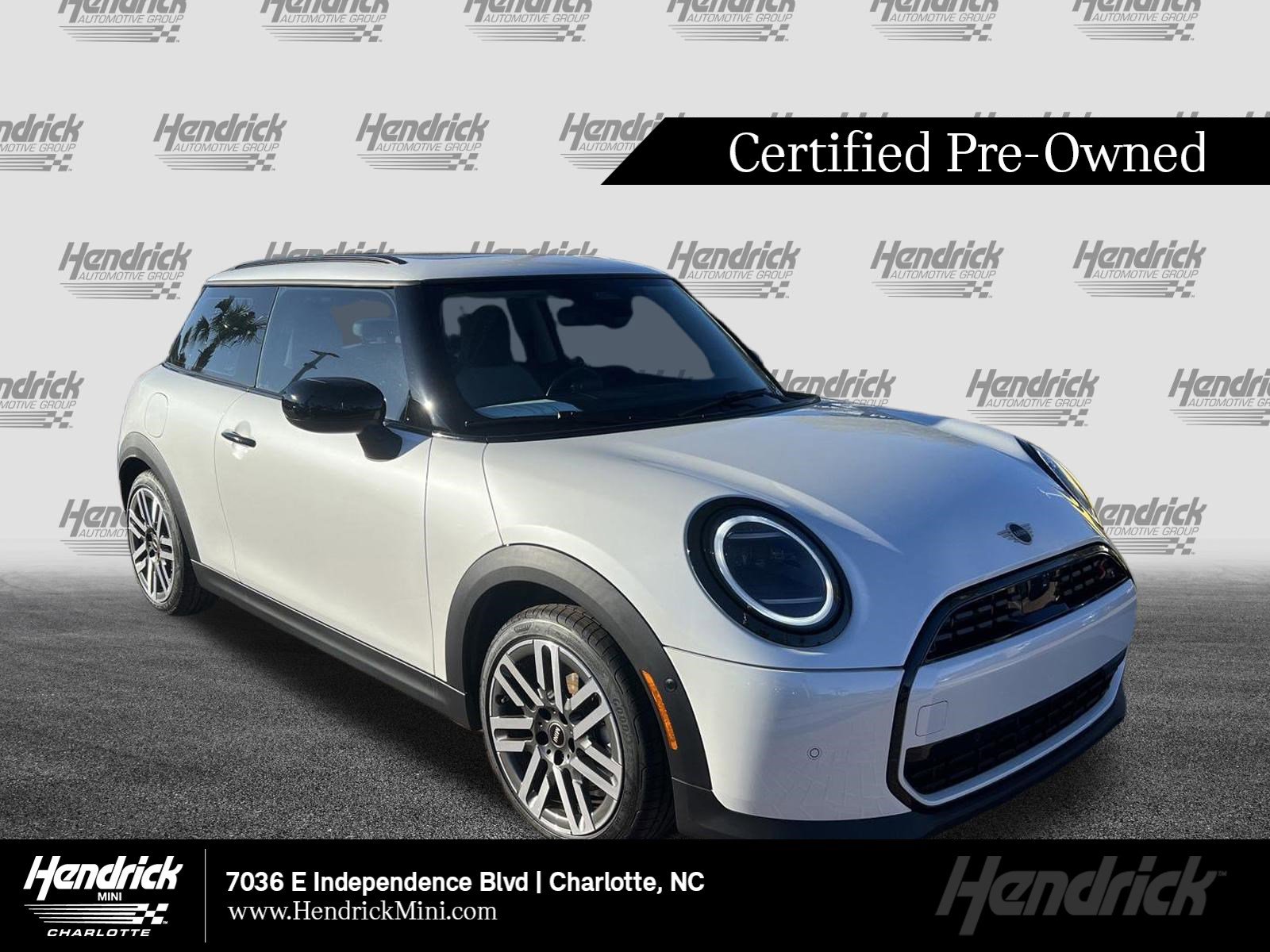 2025 MINI Hardtop Cooper S Signature's photo