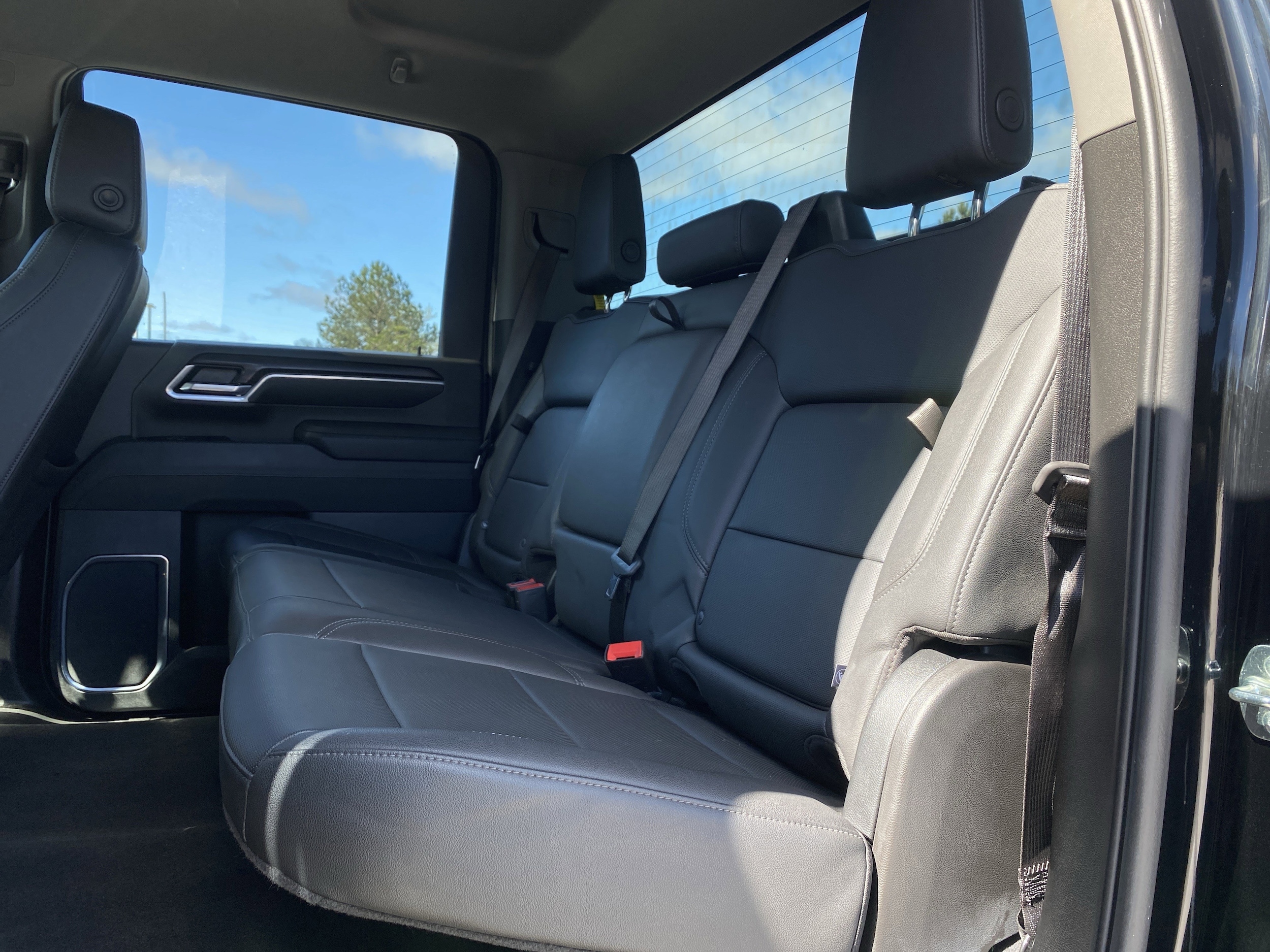 2025 GMC Sierra 2500HD SLT photo 6