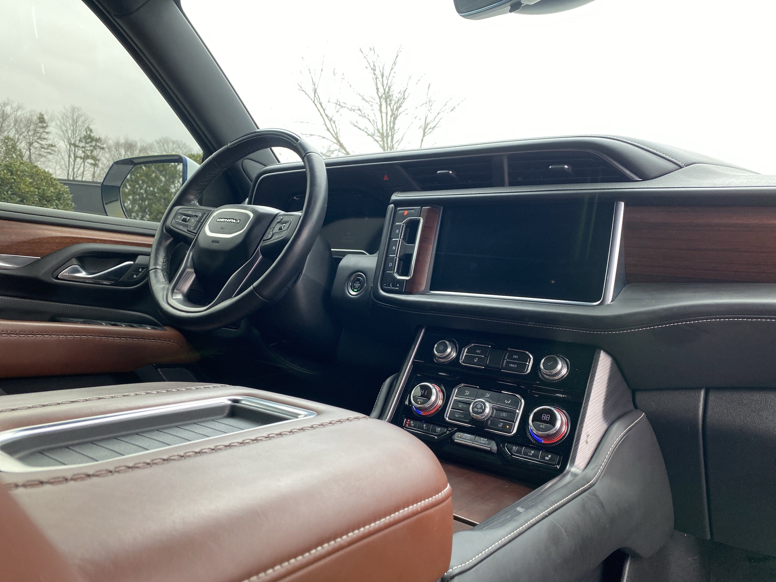 2023 GMC Yukon XL Denali Ultimate photo 4