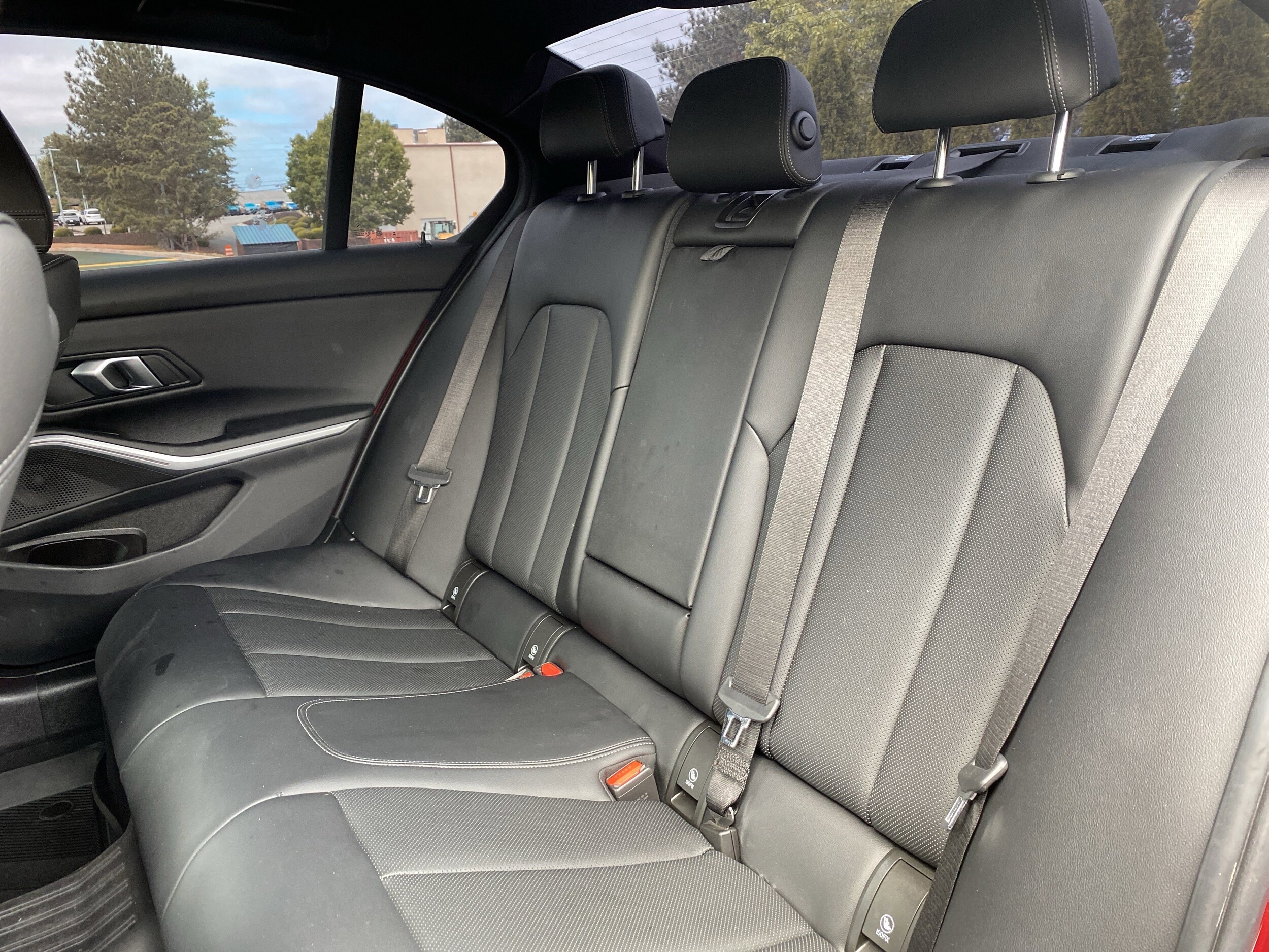 2025 BMW 3 Series 330i photo 3