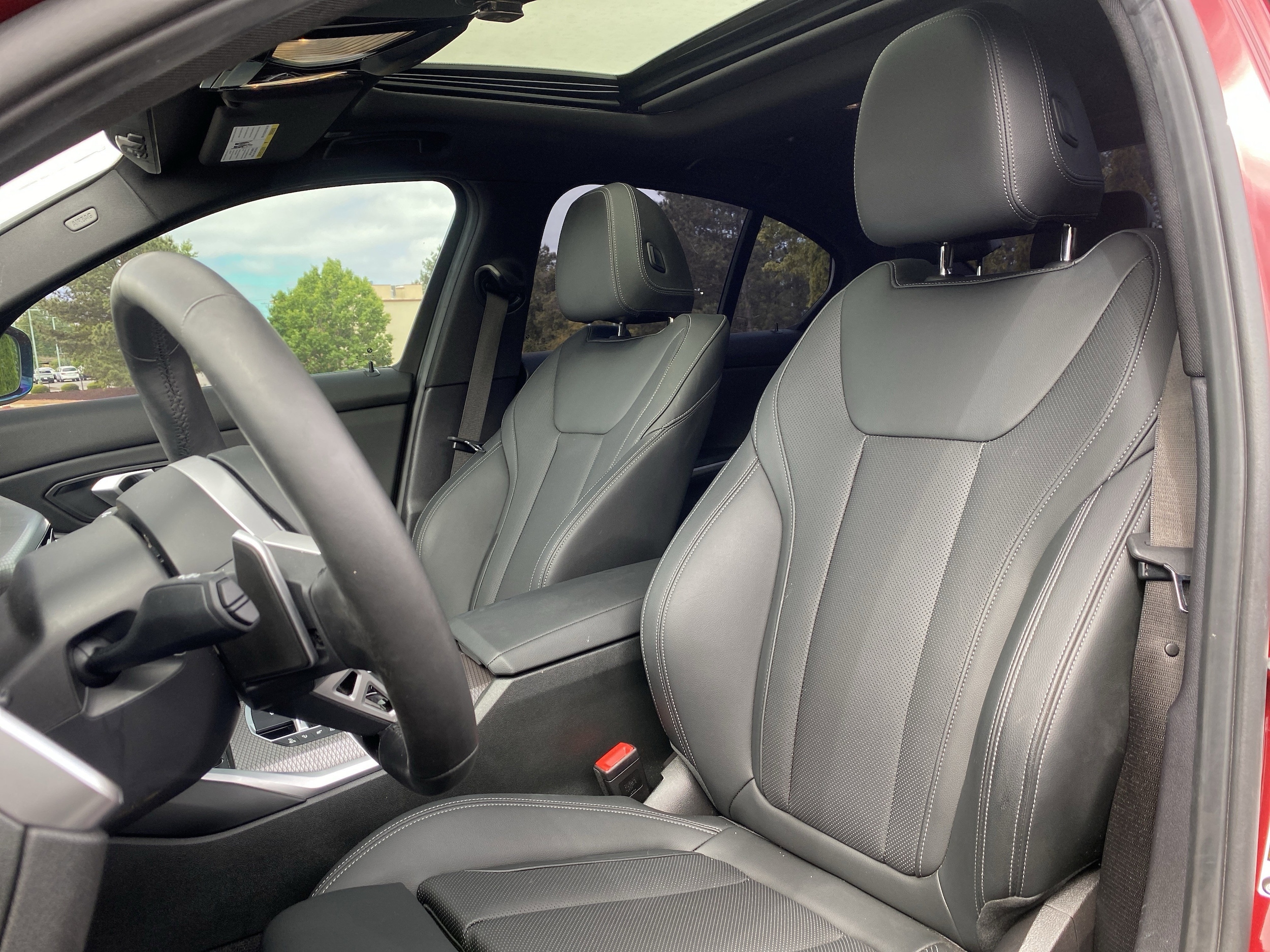 2025 BMW 3 Series 330i photo 5