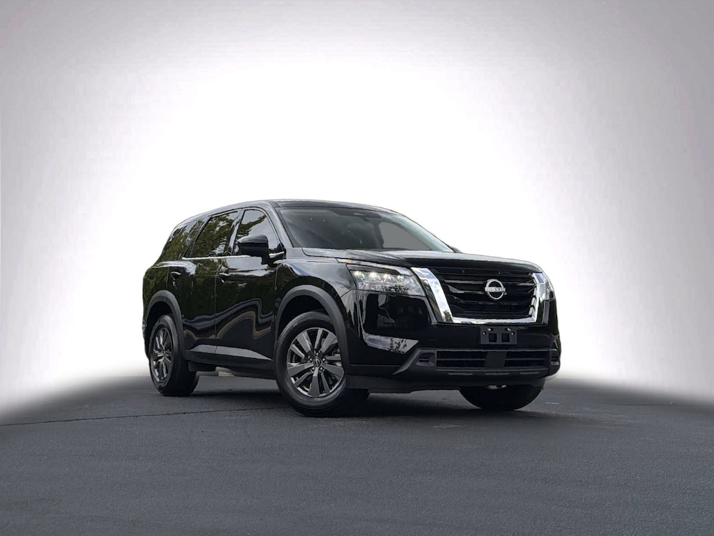 Used 2025 Nissan Pathfinder S SUV