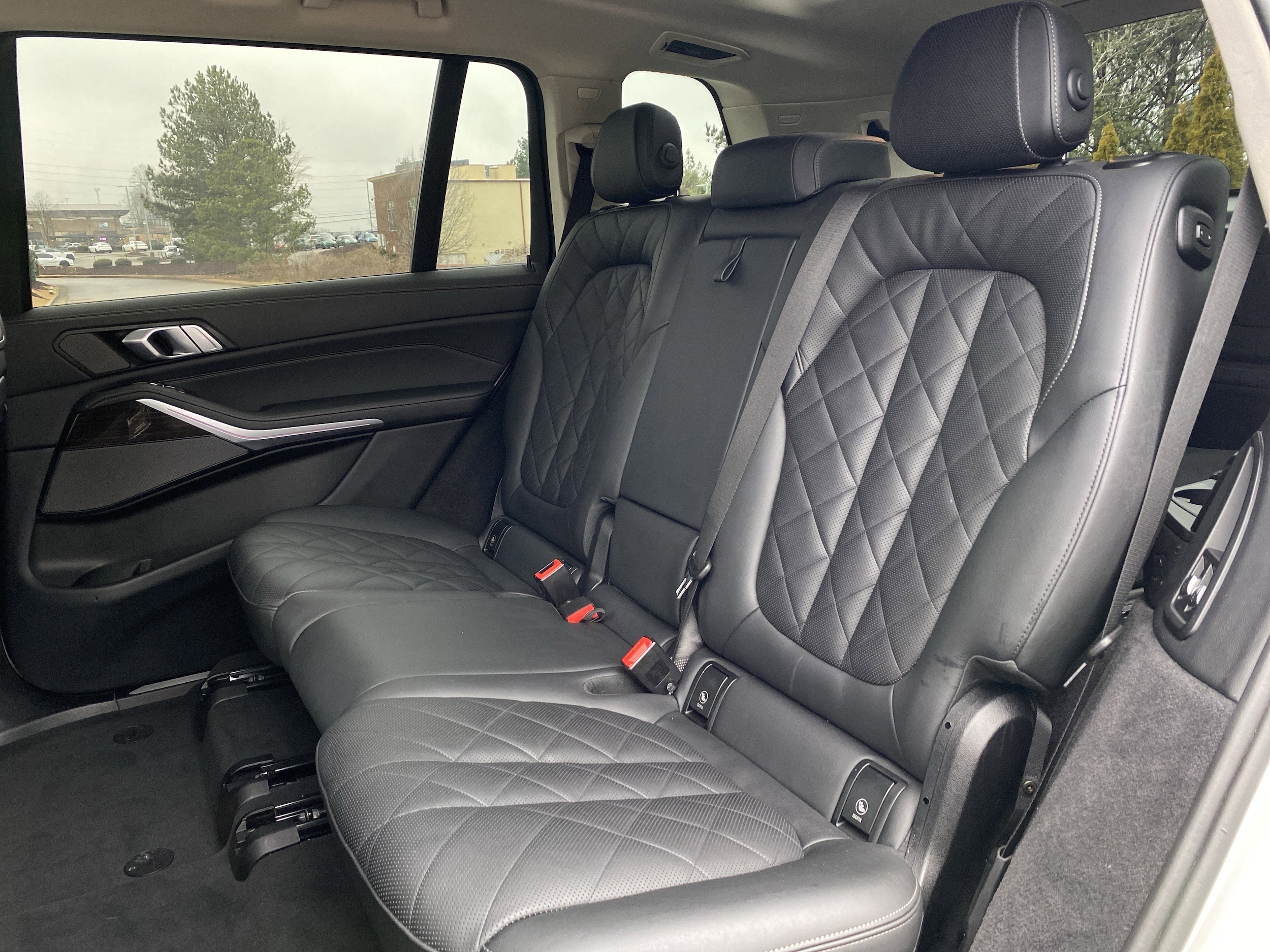 2024 BMW X7 xDrive40i photo 3