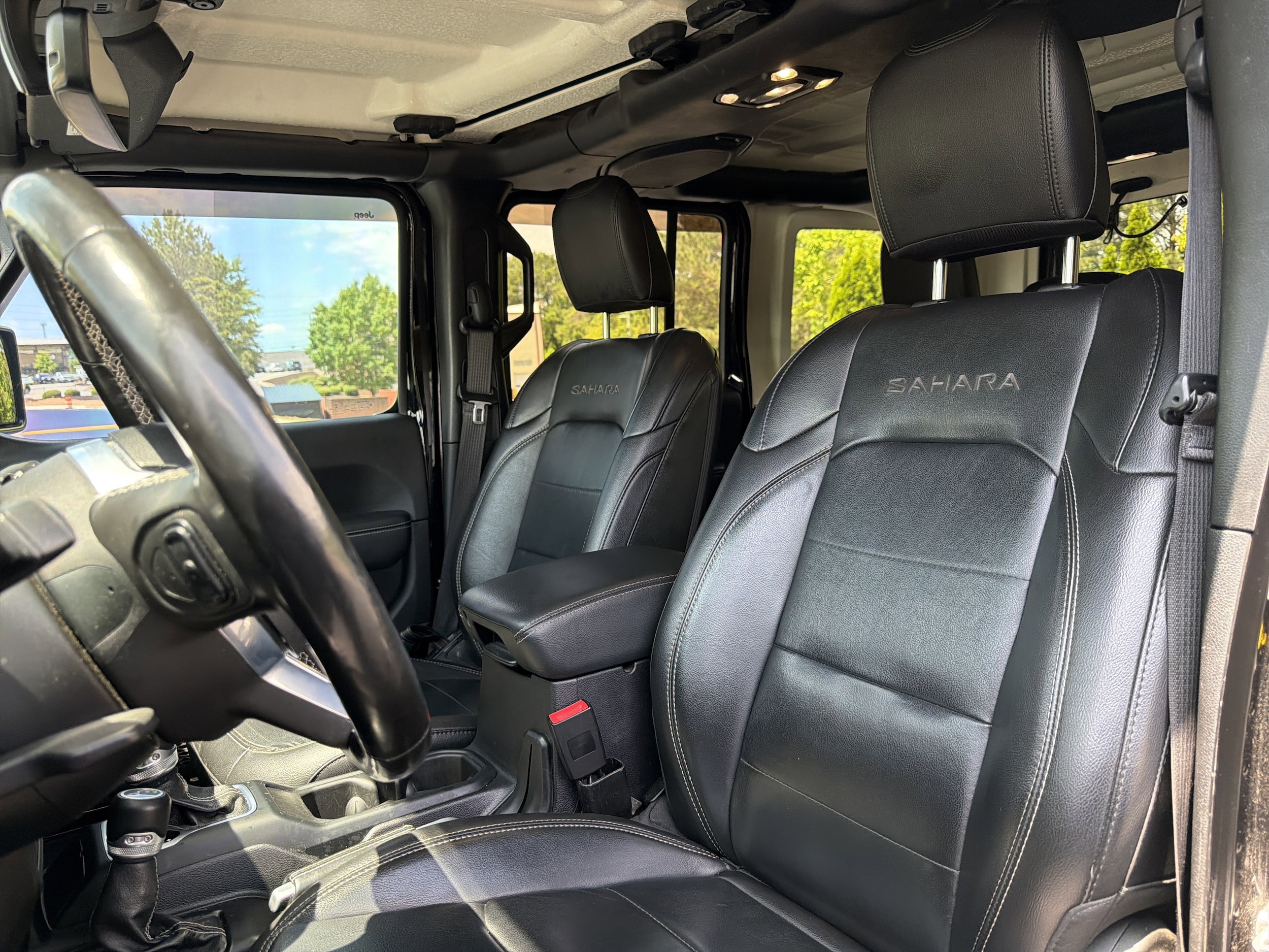 2020 Jeep Wrangler Unlimited Sahara photo 6