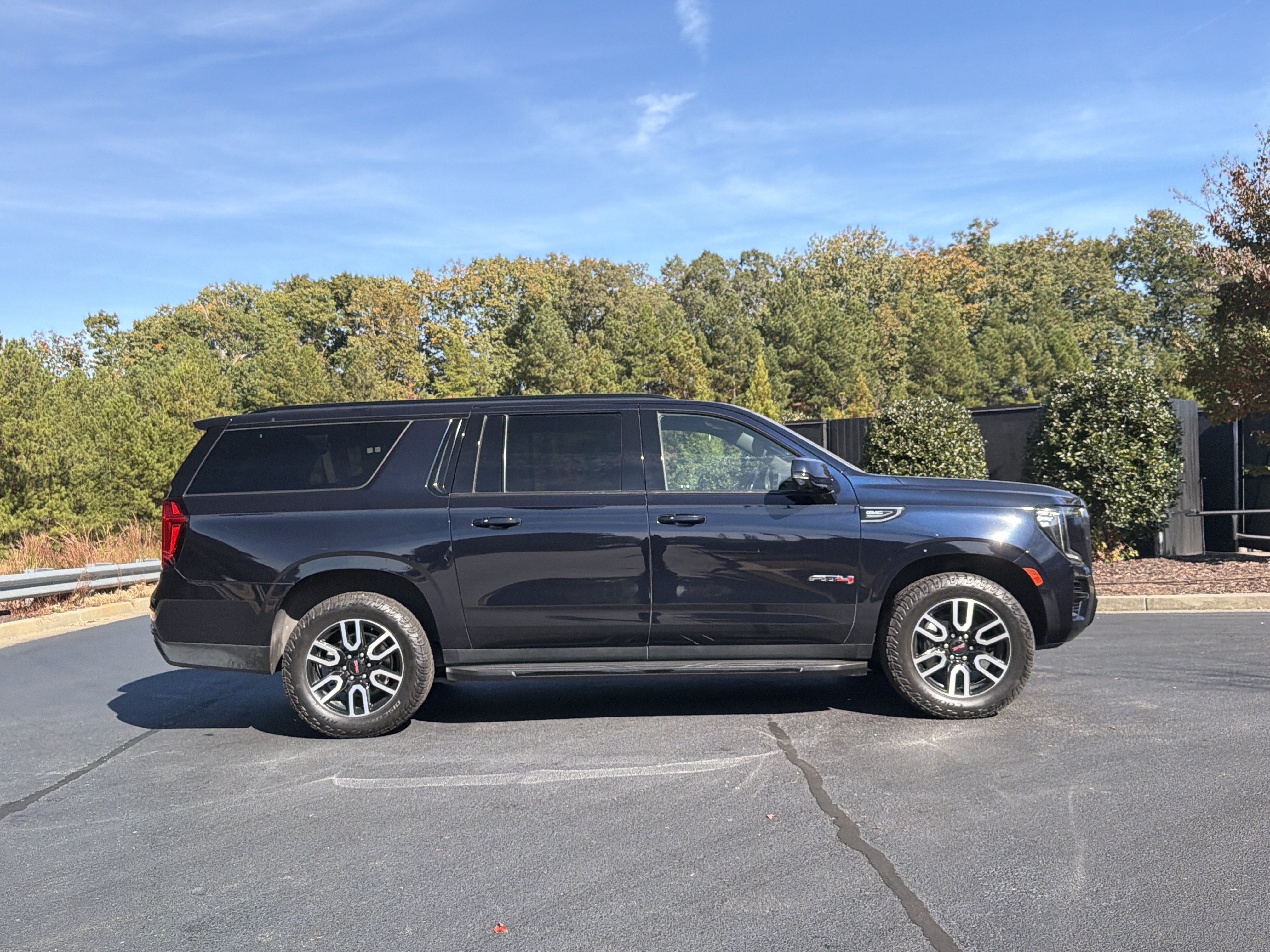 Used 2021 GMC Yukon XL AT4 SUV