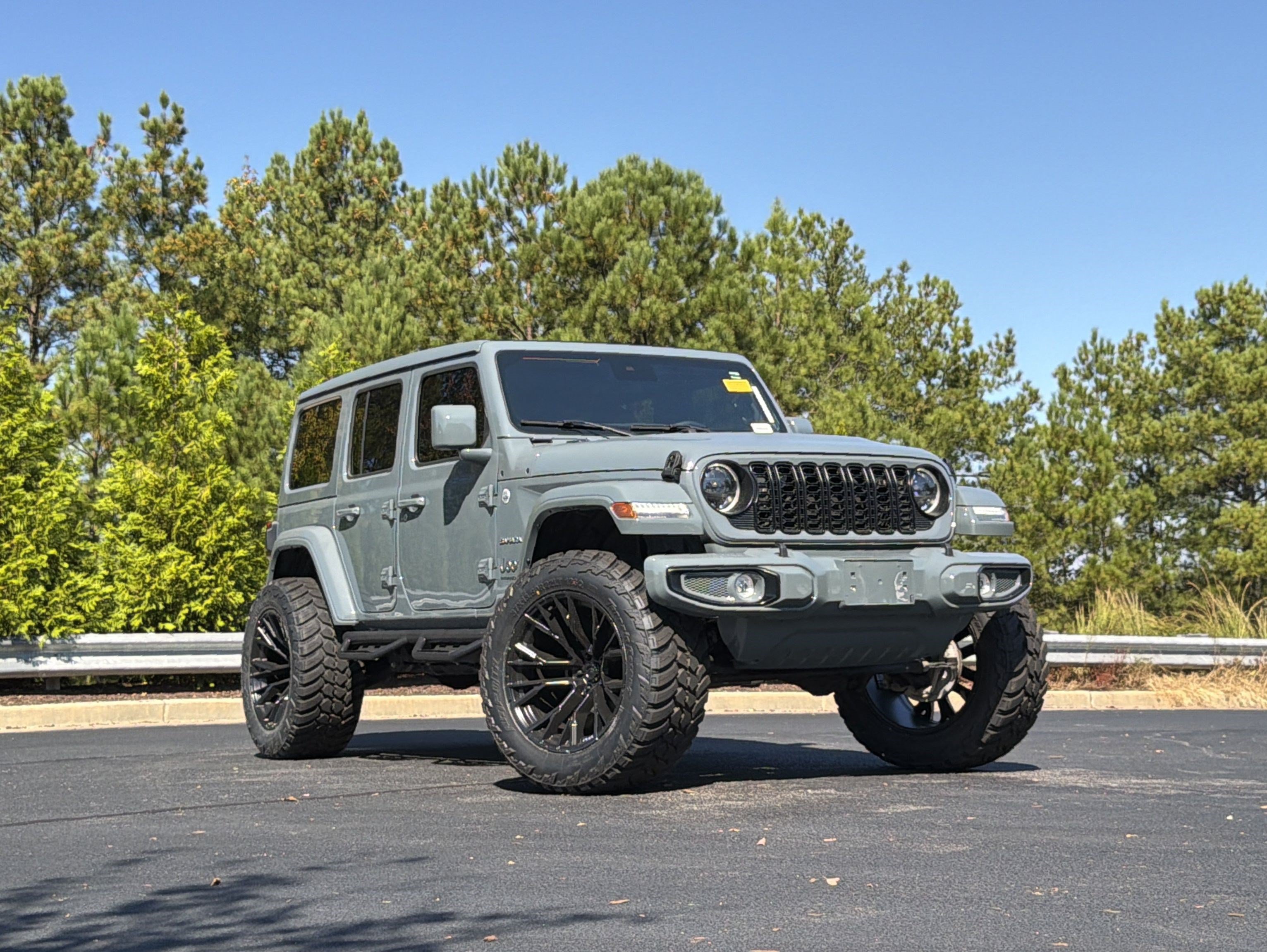2024 Jeep Wrangler Sahara Convertible