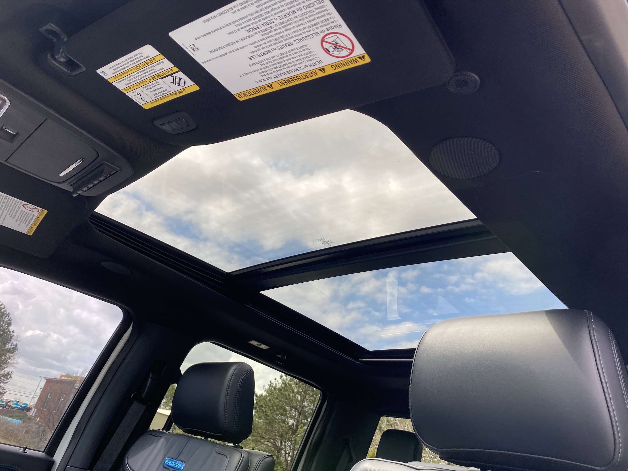 2026 Ford Super Duty F-450 DRW Platinum photo 3