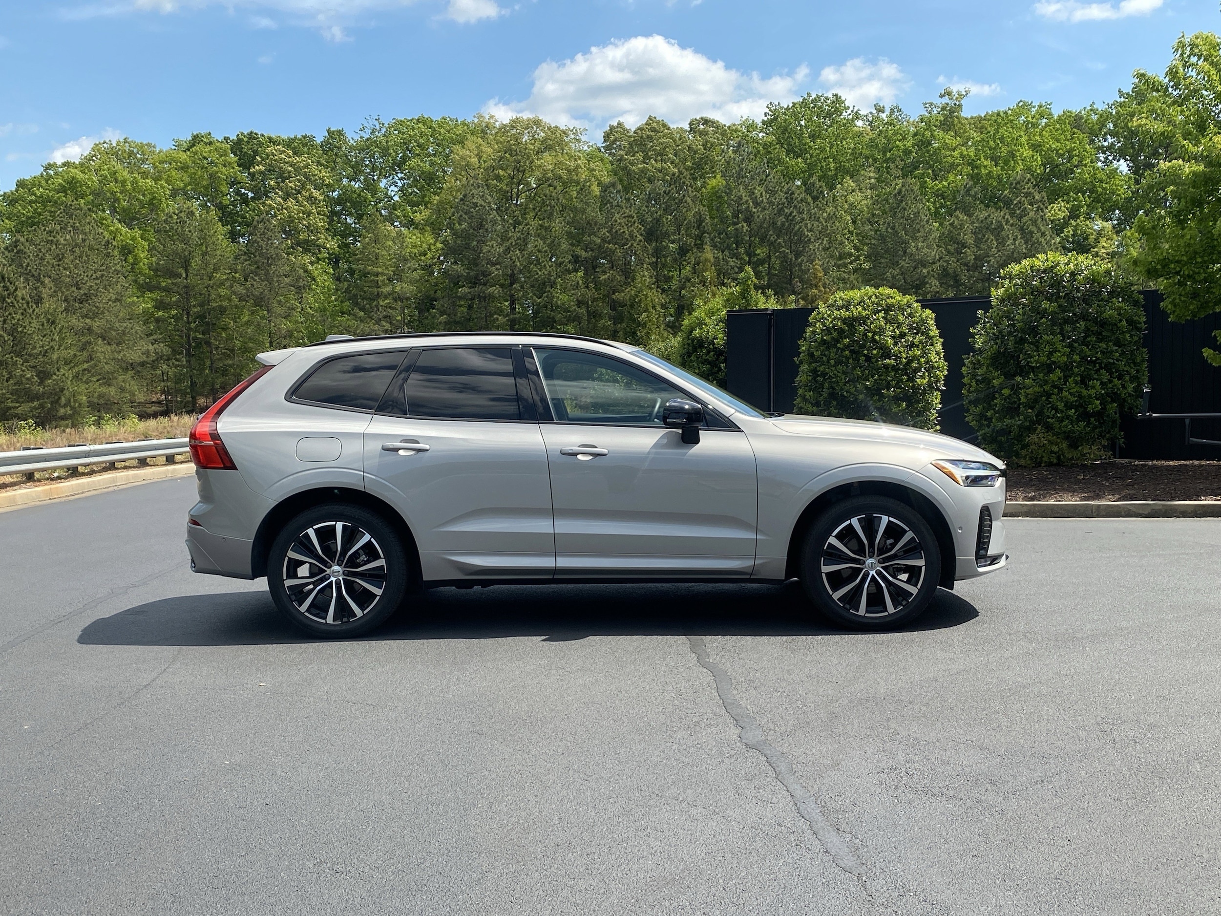 2025 Volvo XC60 Plus photo 4