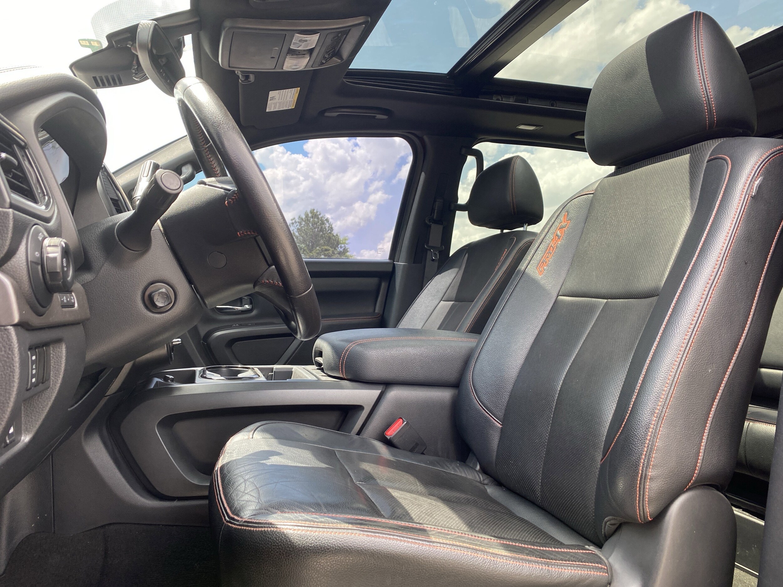 2020 Nissan Titan PRO-4X photo 5