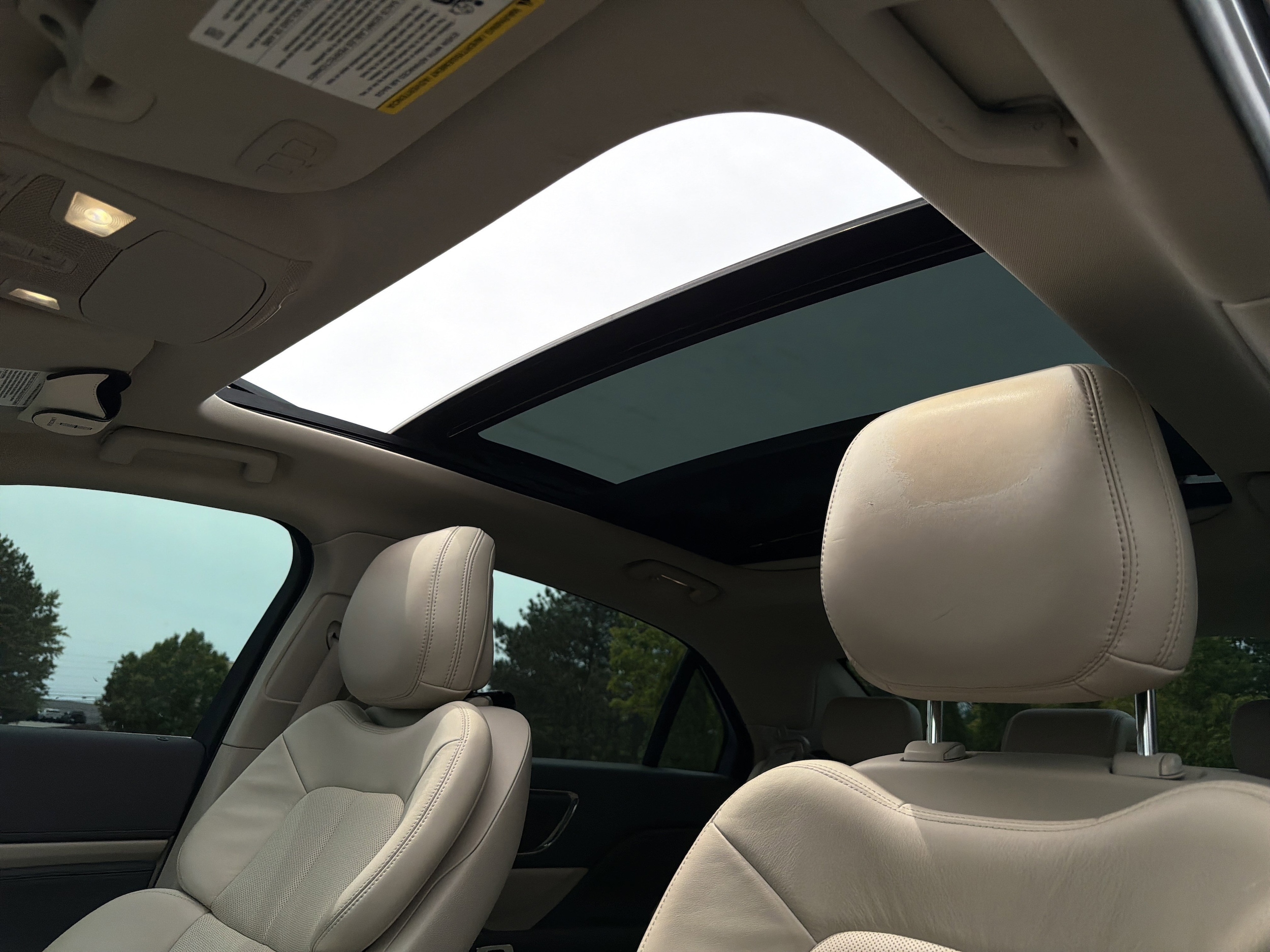 2019 Lincoln Continental Select photo 3