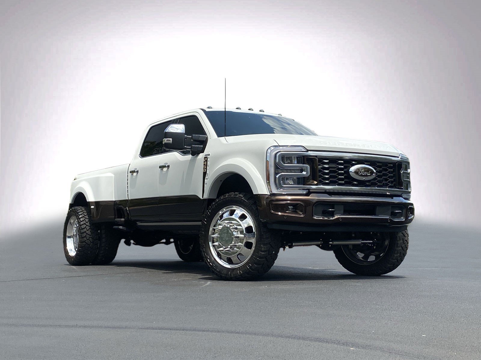 Ford Super Duty F-450 DRW King Ranch
