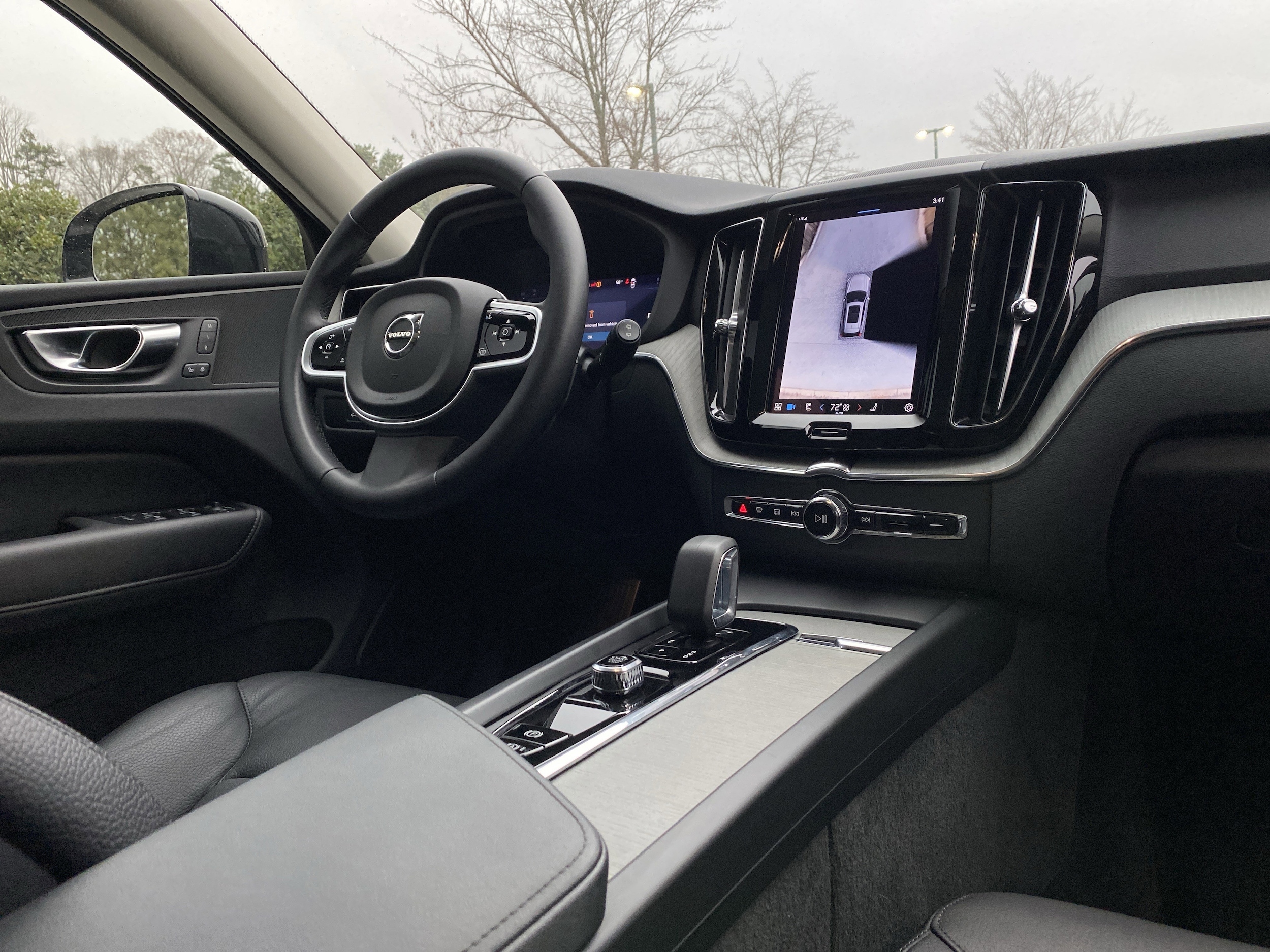 2025 Volvo XC60 Plus photo 5