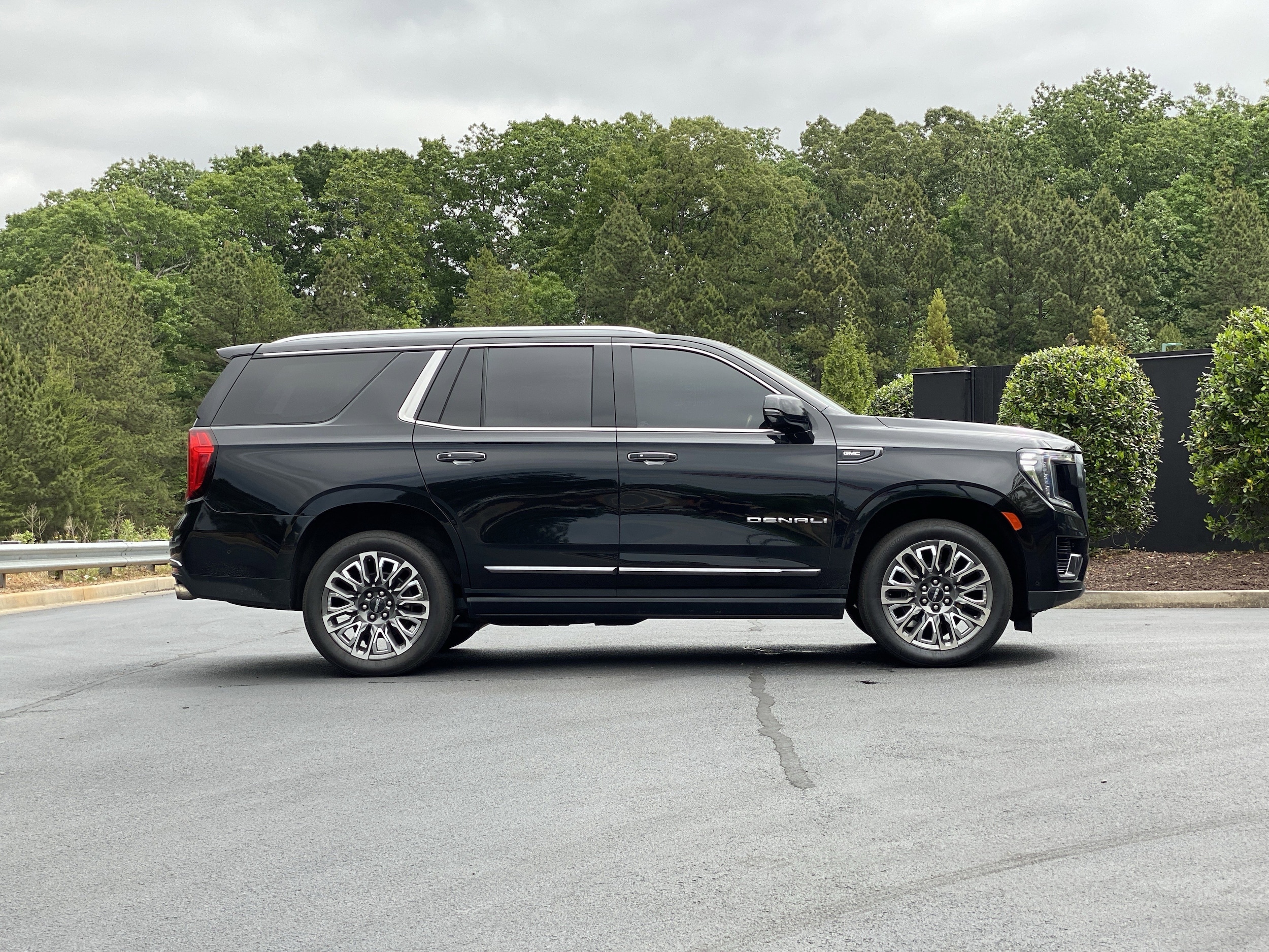 2023 GMC Yukon Denali Ultimate photo 4