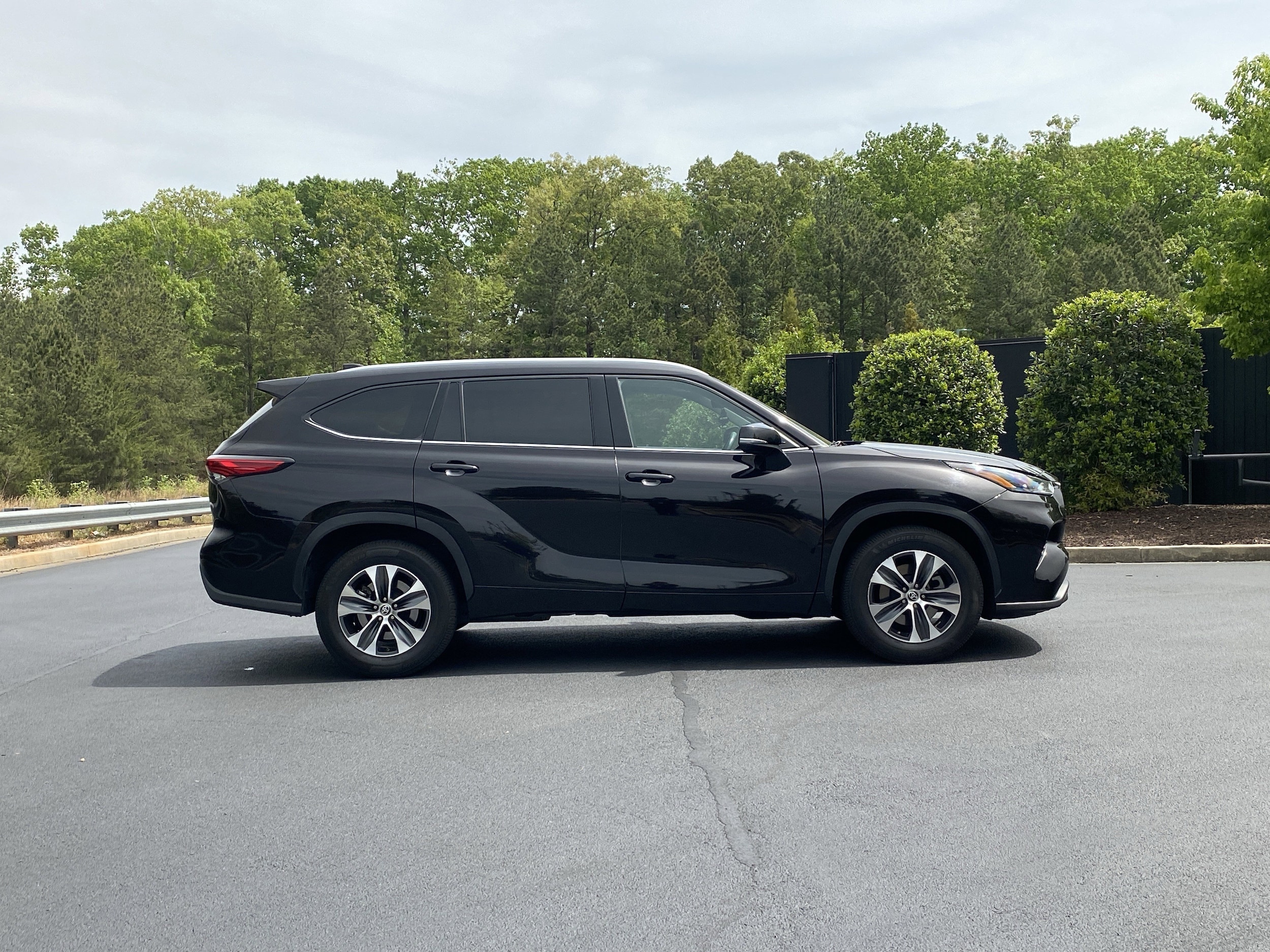 2022 Toyota Highlander XLE photo 4