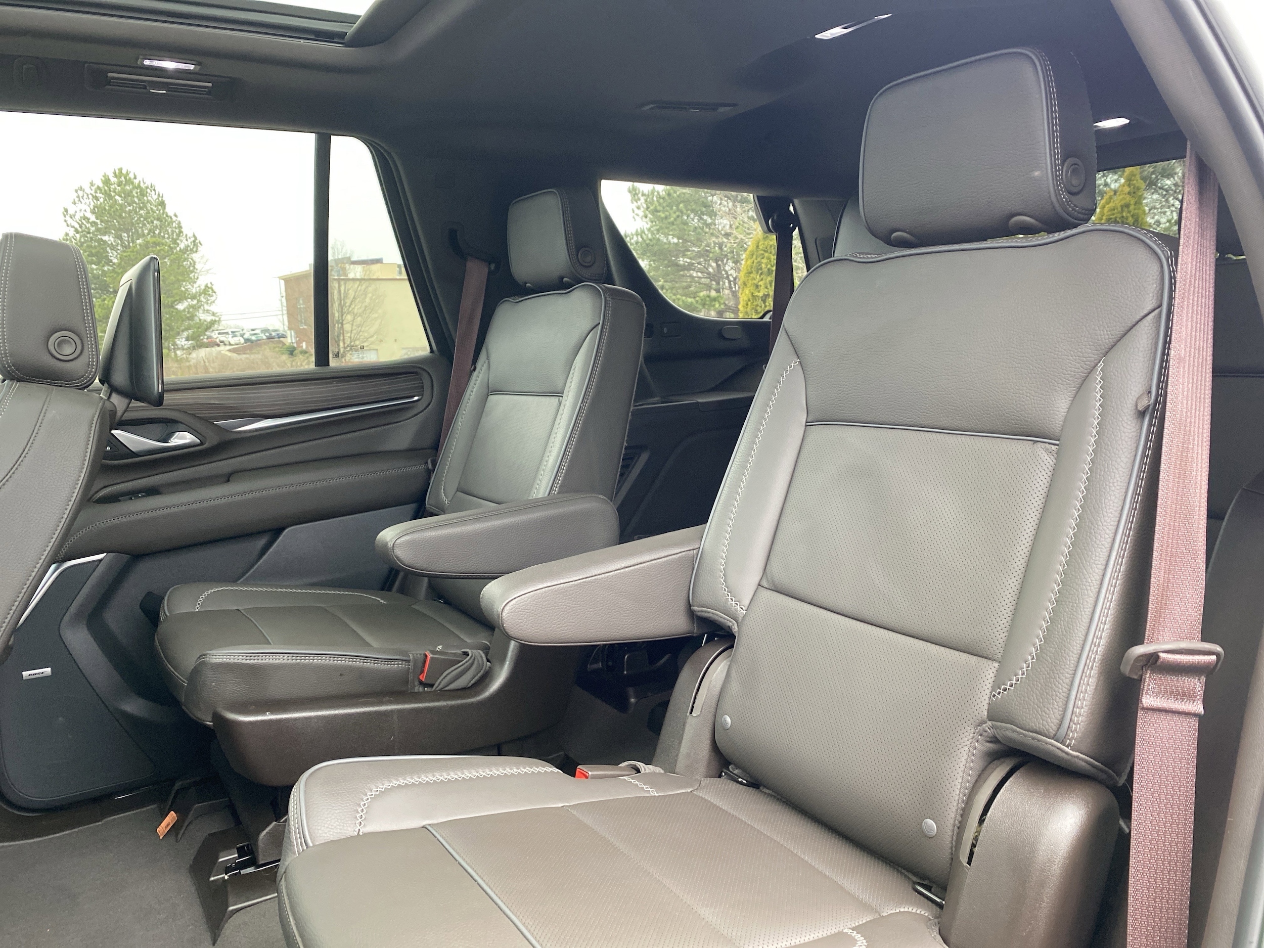 2024 GMC Yukon Denali photo 3