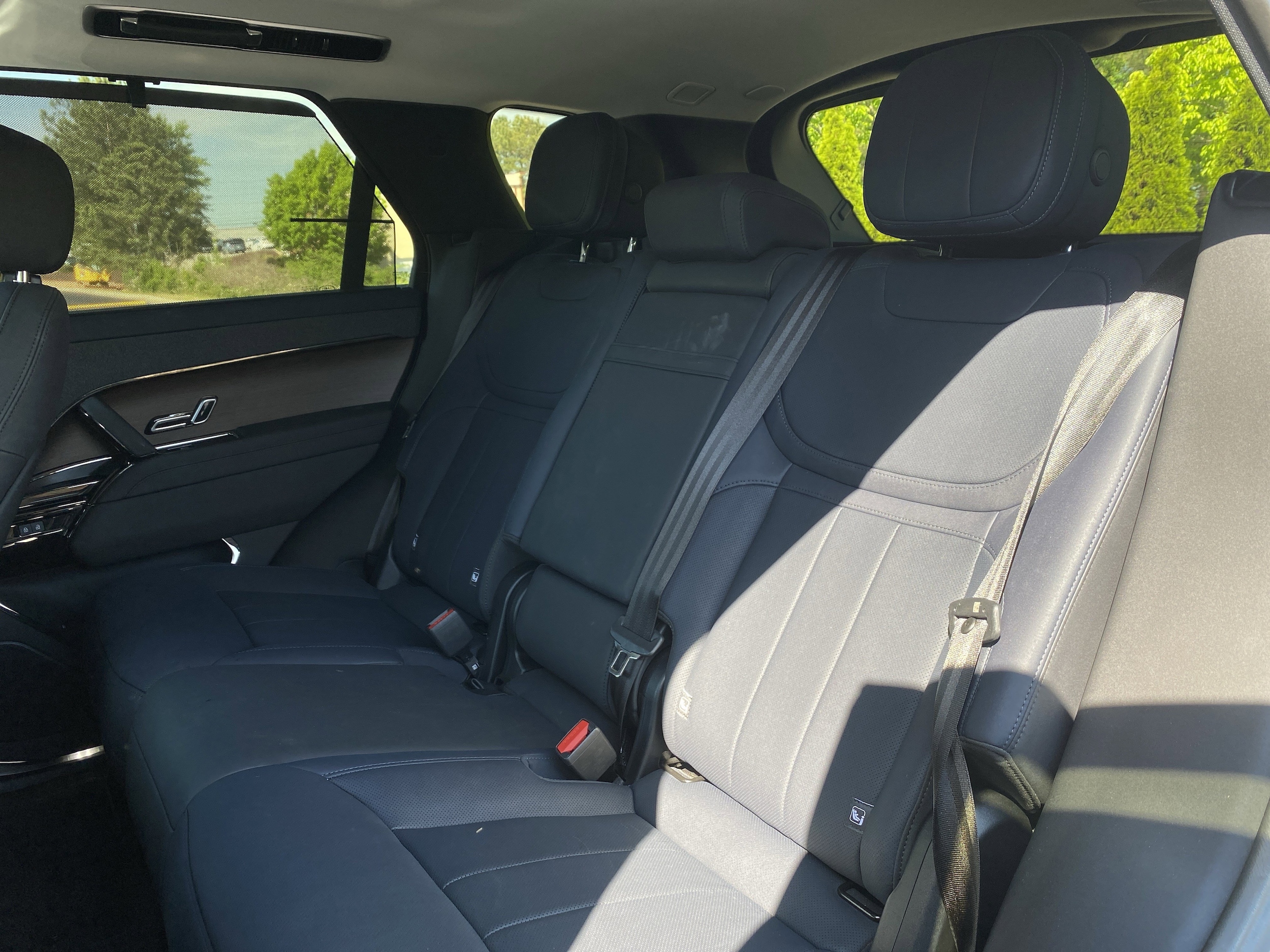 2024 Land Rover Range Rover Sport SE photo 3